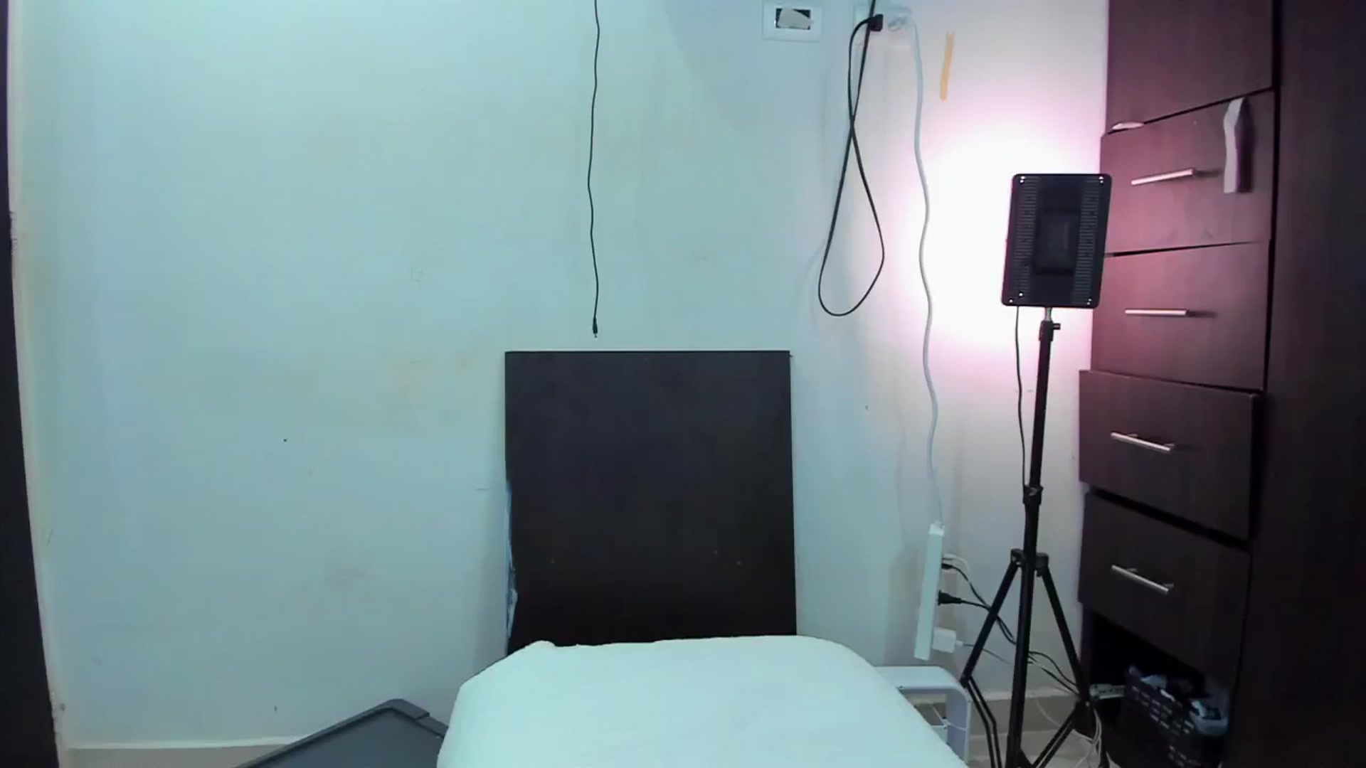 Gallery image thumbnail from SweetNinotCHk's myfreecams stream on, 08/02/2025, 19:59 image 14 of 20