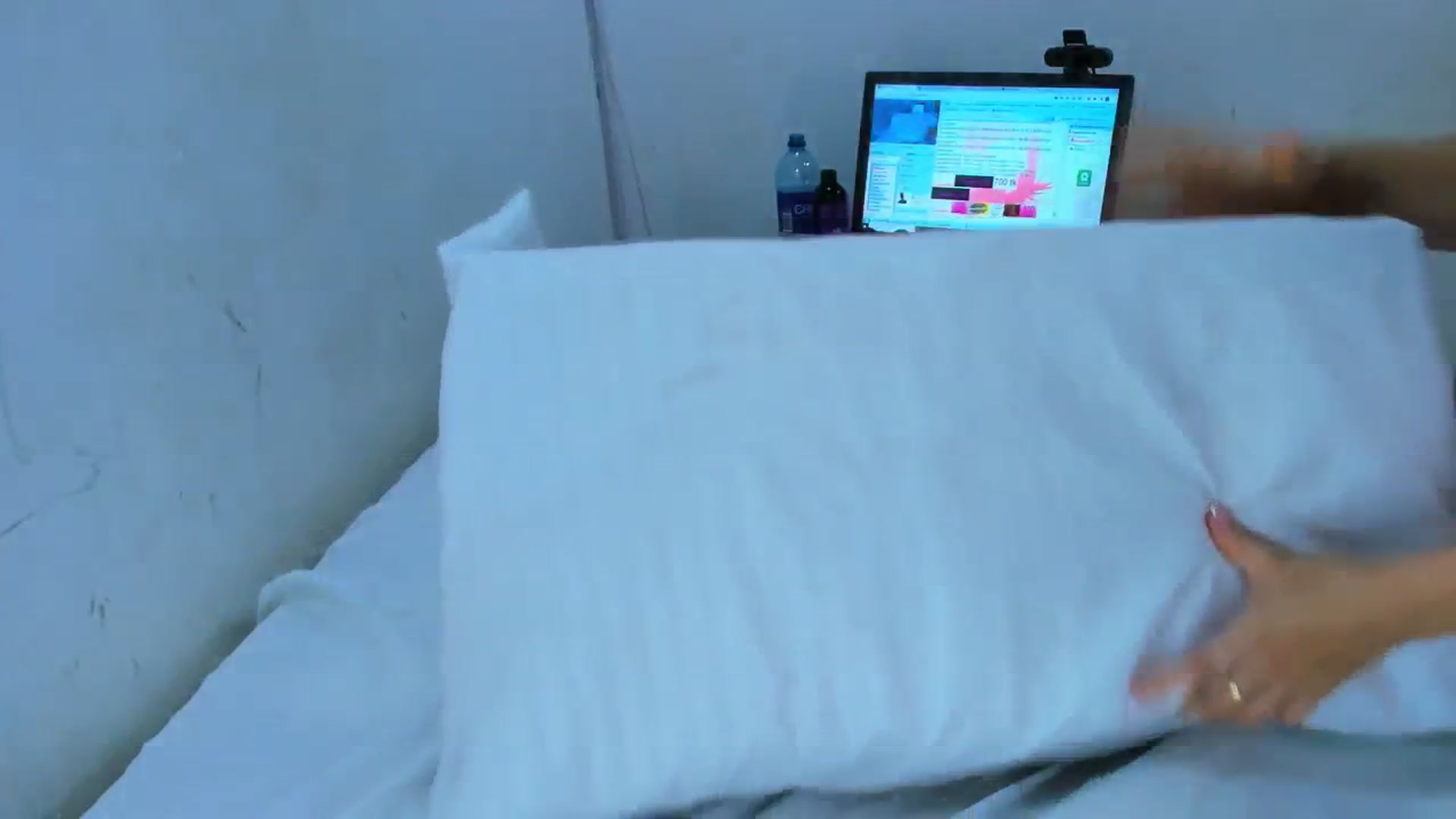 Gallery image thumbnail from SweetNinotCHk's myfreecams stream on, 08/22/2025, 17:39 image 9 of 20
