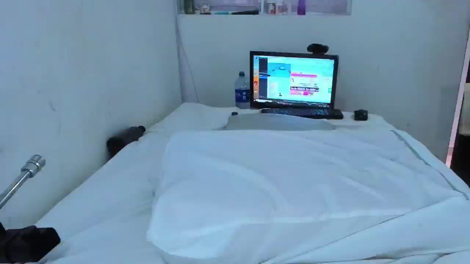 Gallery image thumbnail from SweetNinotCHk's myfreecams stream on, 09/29/2025, 18:45 image 18 of 20