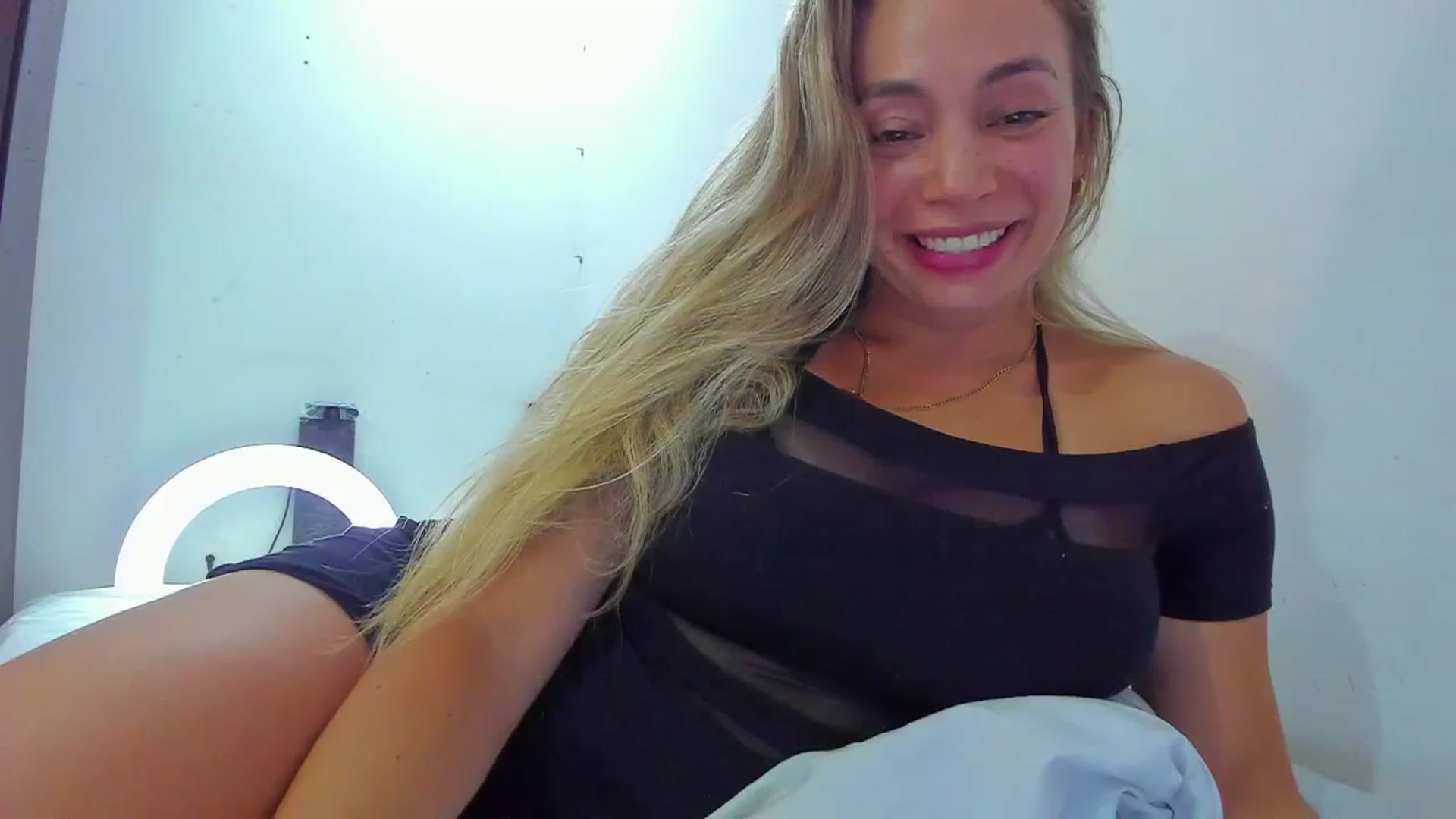 Gallery image thumbnail from SweetNinotCHk's myfreecams stream on, 09/29/2025, 20:19 image 12 of 20