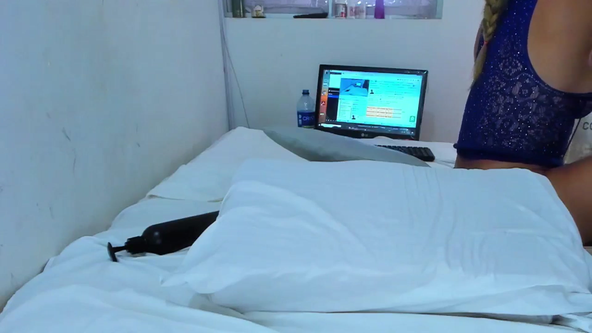 Gallery image thumbnail from SweetNinotCHk's myfreecams stream on, 10/02/2025, 17:34 image 17 of 20
