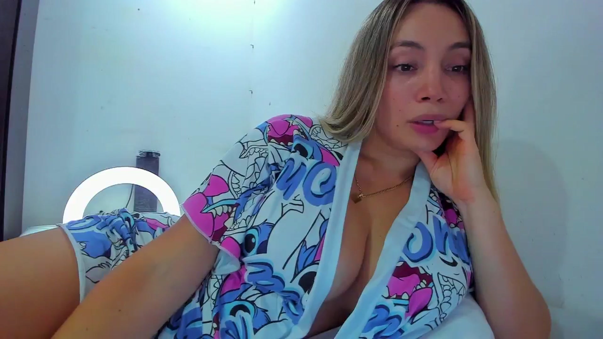 Gallery image thumbnail from SweetNinotCHk's myfreecams stream on, 10/06/2025, 21:41 image 16 of 20