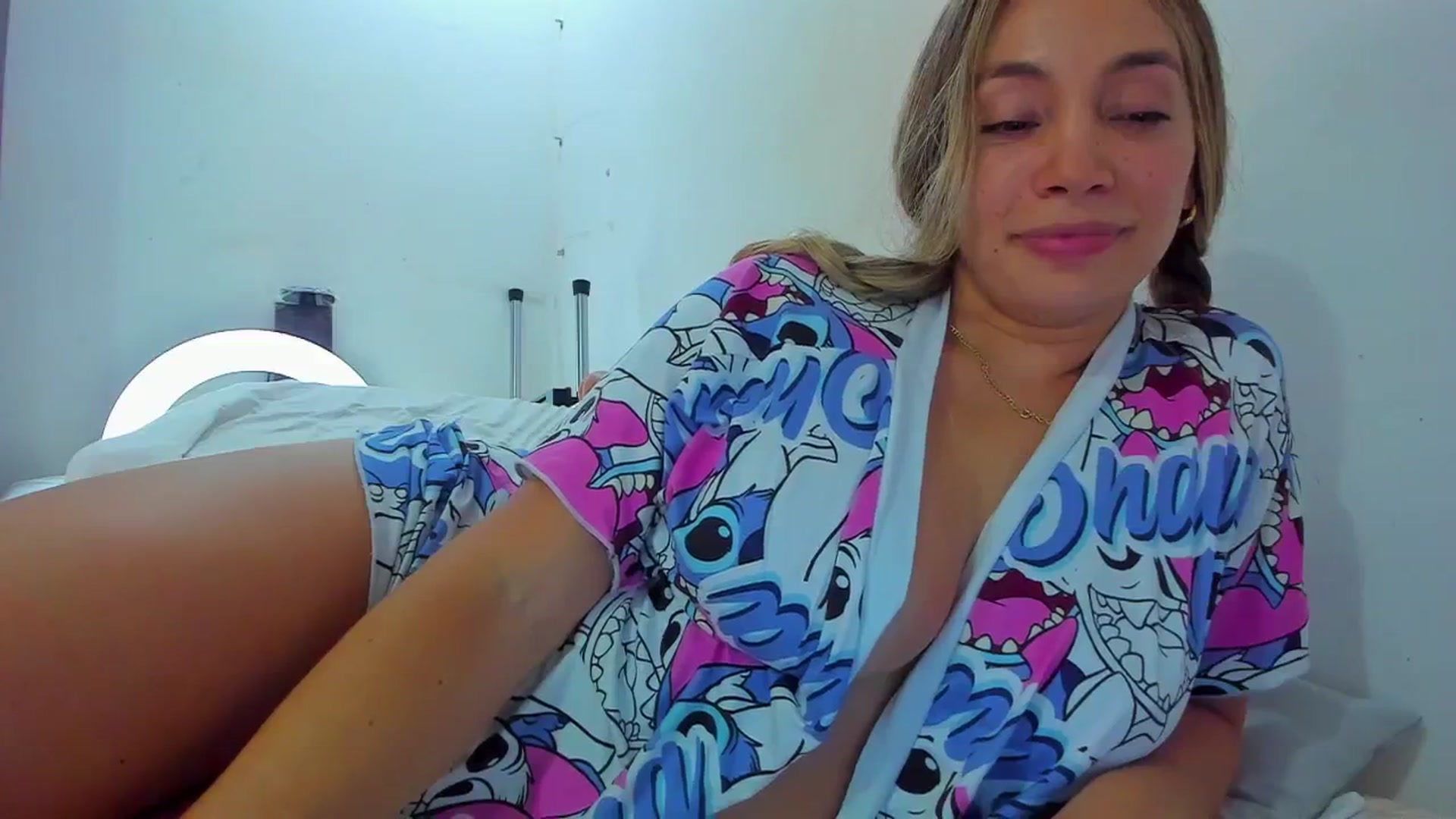 Gallery image thumbnail from SweetNinotCHk's myfreecams stream on, 10/06/2025, 22:01 image 17 of 20