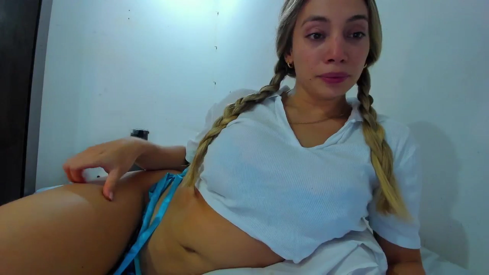 Gallery image thumbnail from SweetNinotCHk's myfreecams stream on, 10/21/2025, 17:50 image 8 of 20