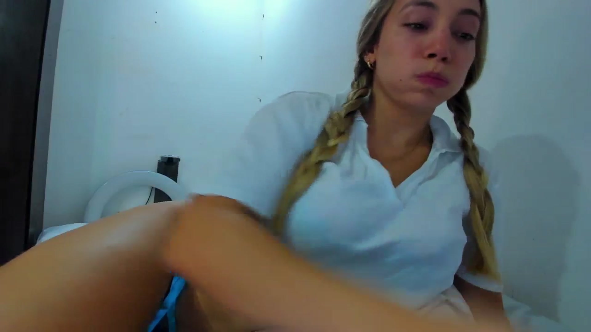 Gallery image thumbnail from SweetNinotCHk's myfreecams stream on, 10/21/2025, 17:50 image 7 of 20