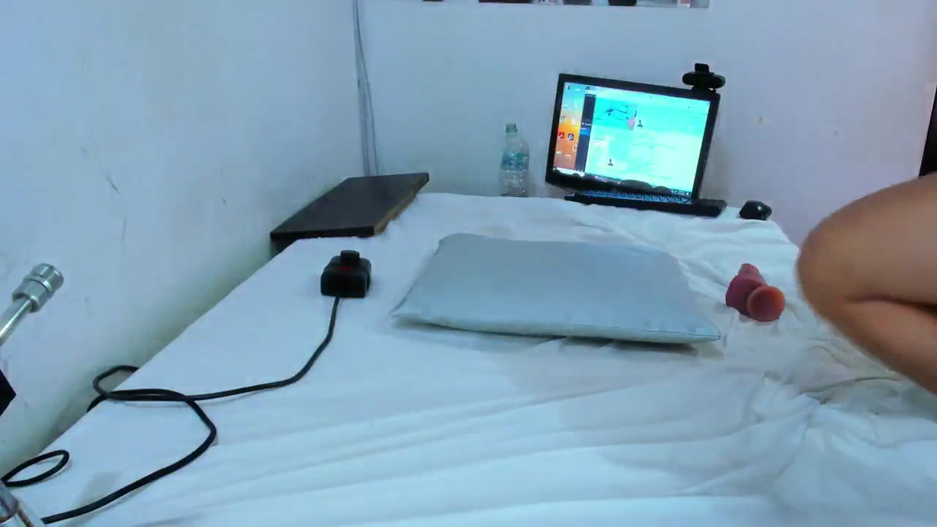 Gallery image thumbnail from SweetNinotCHk's myfreecams stream on, 11/05/2025, 19:25 image 17 of 20