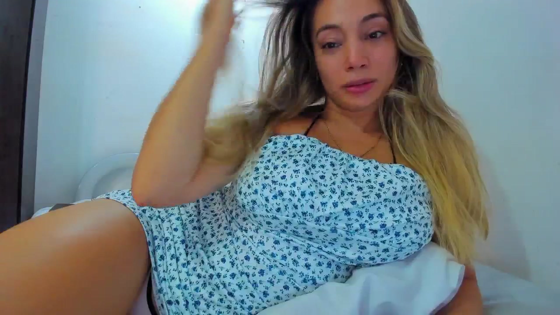 Gallery image thumbnail from SweetNinotCHk's myfreecams stream on, 11/08/2025, 15:27 image 3 of 20