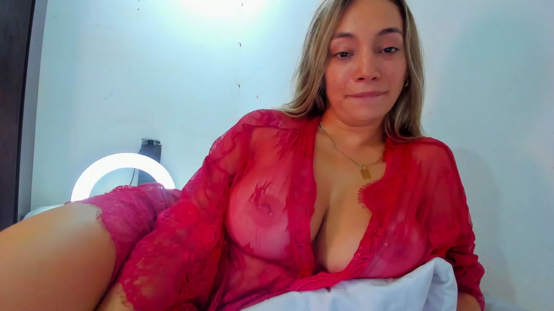 Gallery image thumbnail from SweetNinotCHk's myfreecams stream on, 11/14/2025, 22:26 image 1 of 20