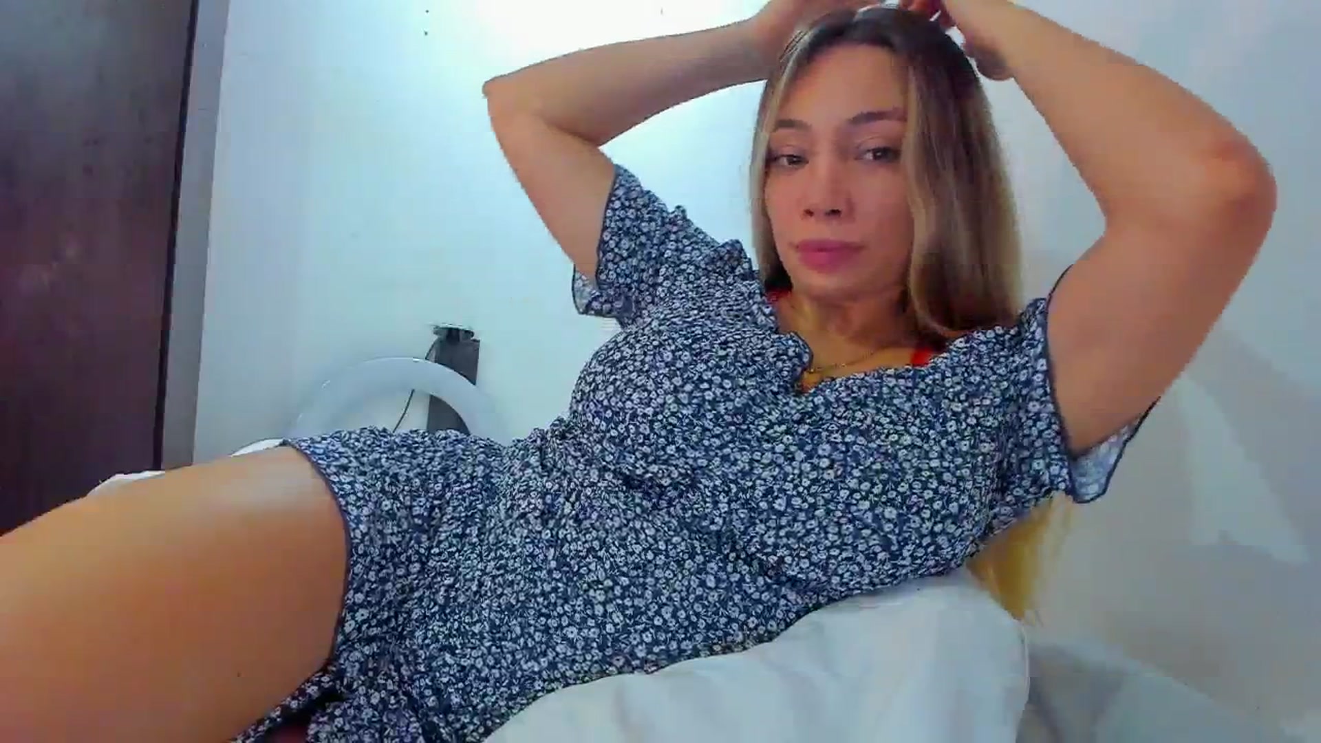 Gallery image thumbnail from SweetNinotCHk's myfreecams stream on, 11/22/2025, 16:20 image 12 of 20