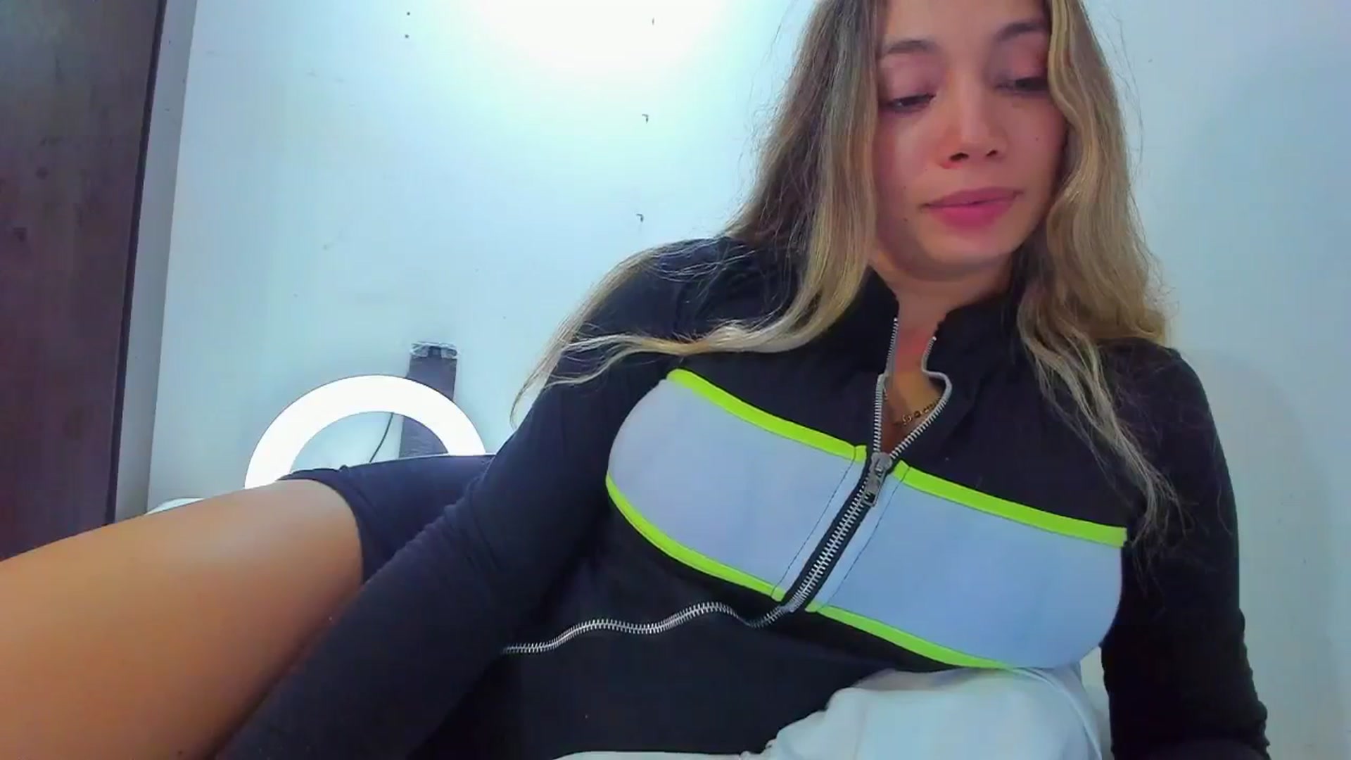 Gallery image thumbnail from SweetNinotCHk's myfreecams stream on, 11/26/2025, 18:59 image 8 of 20