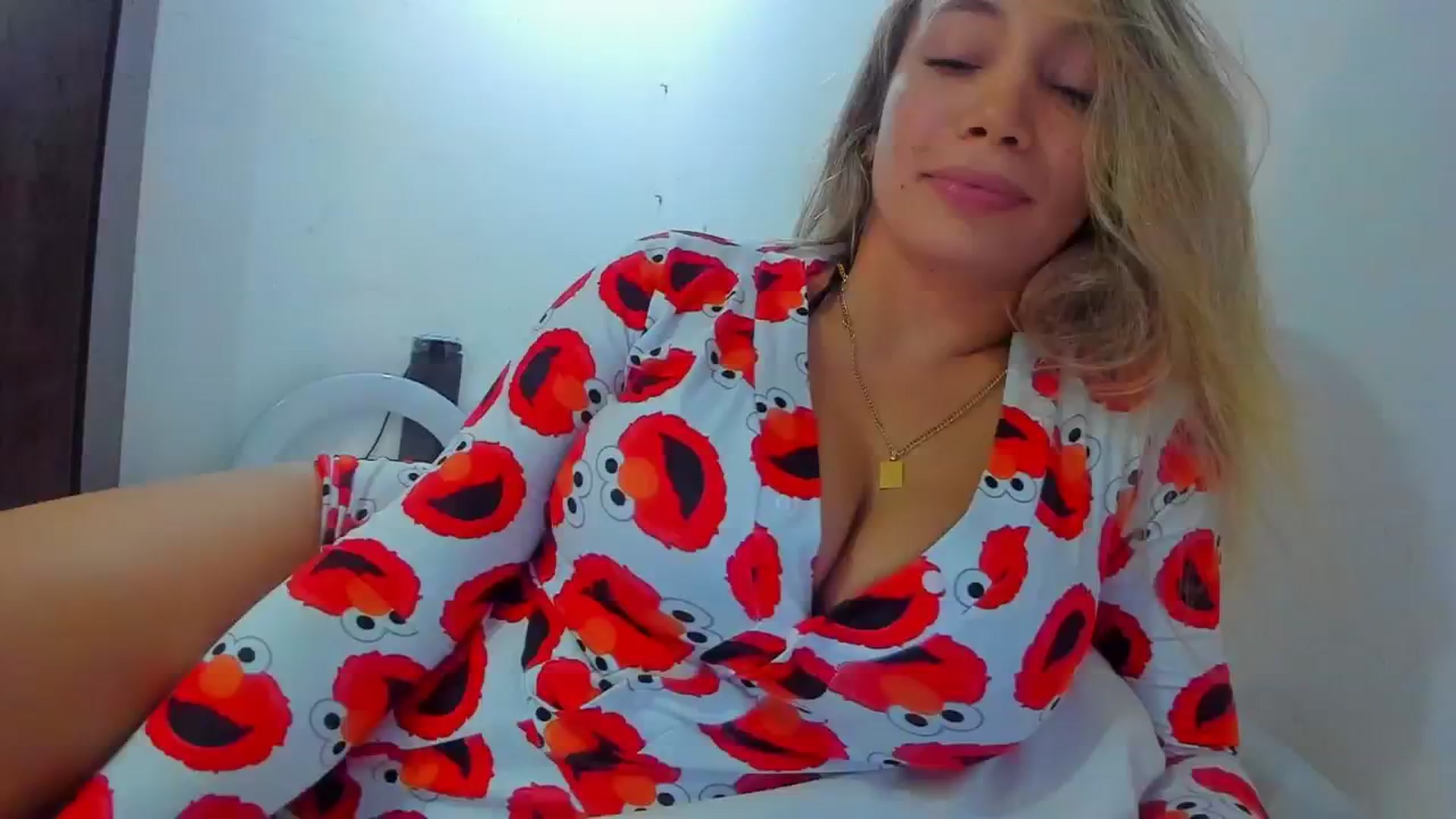 Gallery image thumbnail from SweetNinotCHk's myfreecams stream on, 11/28/2025, 02:45 image 17 of 20