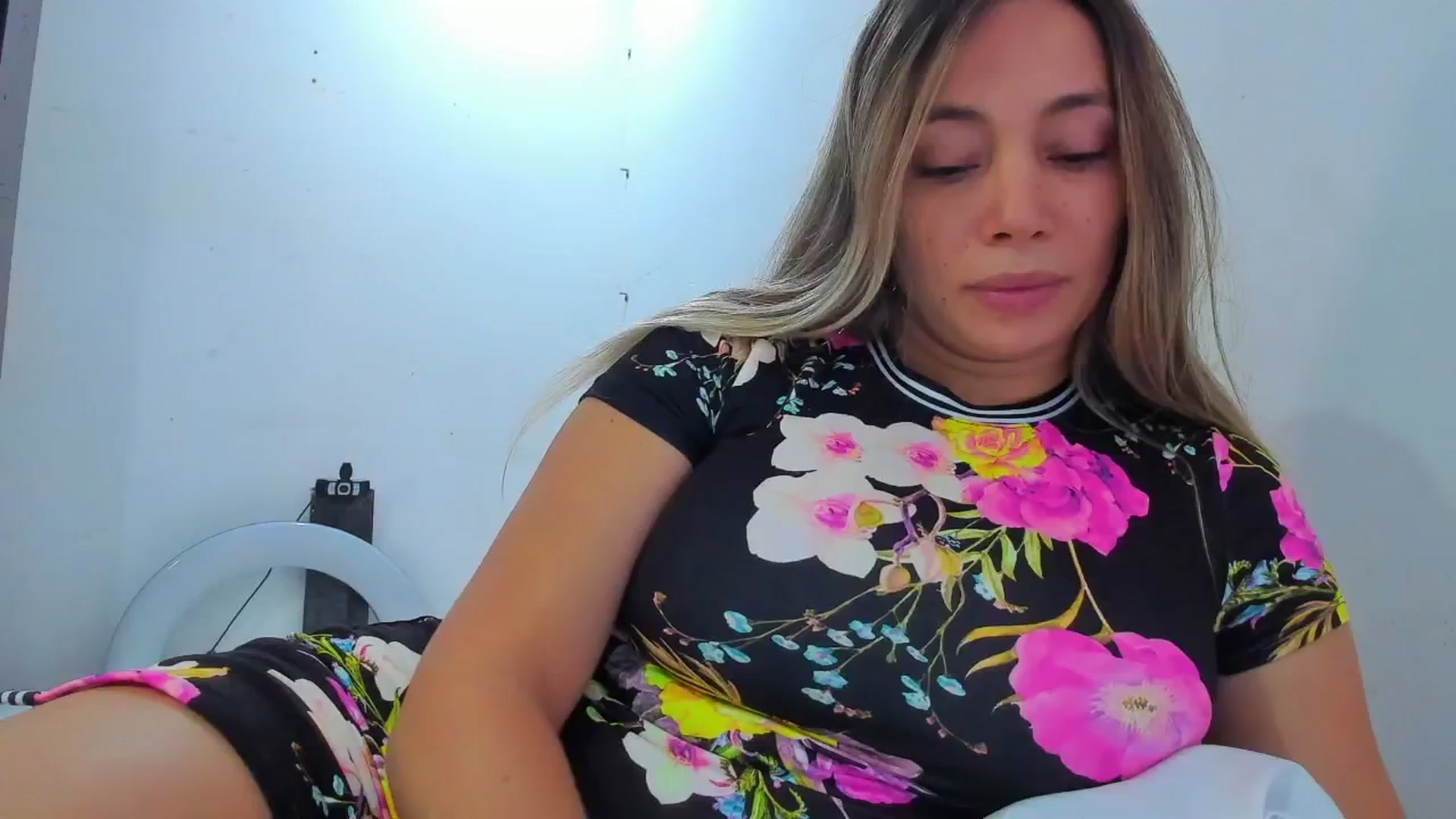 Gallery image thumbnail from SweetNinotCHk's myfreecams stream on, 12/26/2025, 17:15 image 5 of 20
