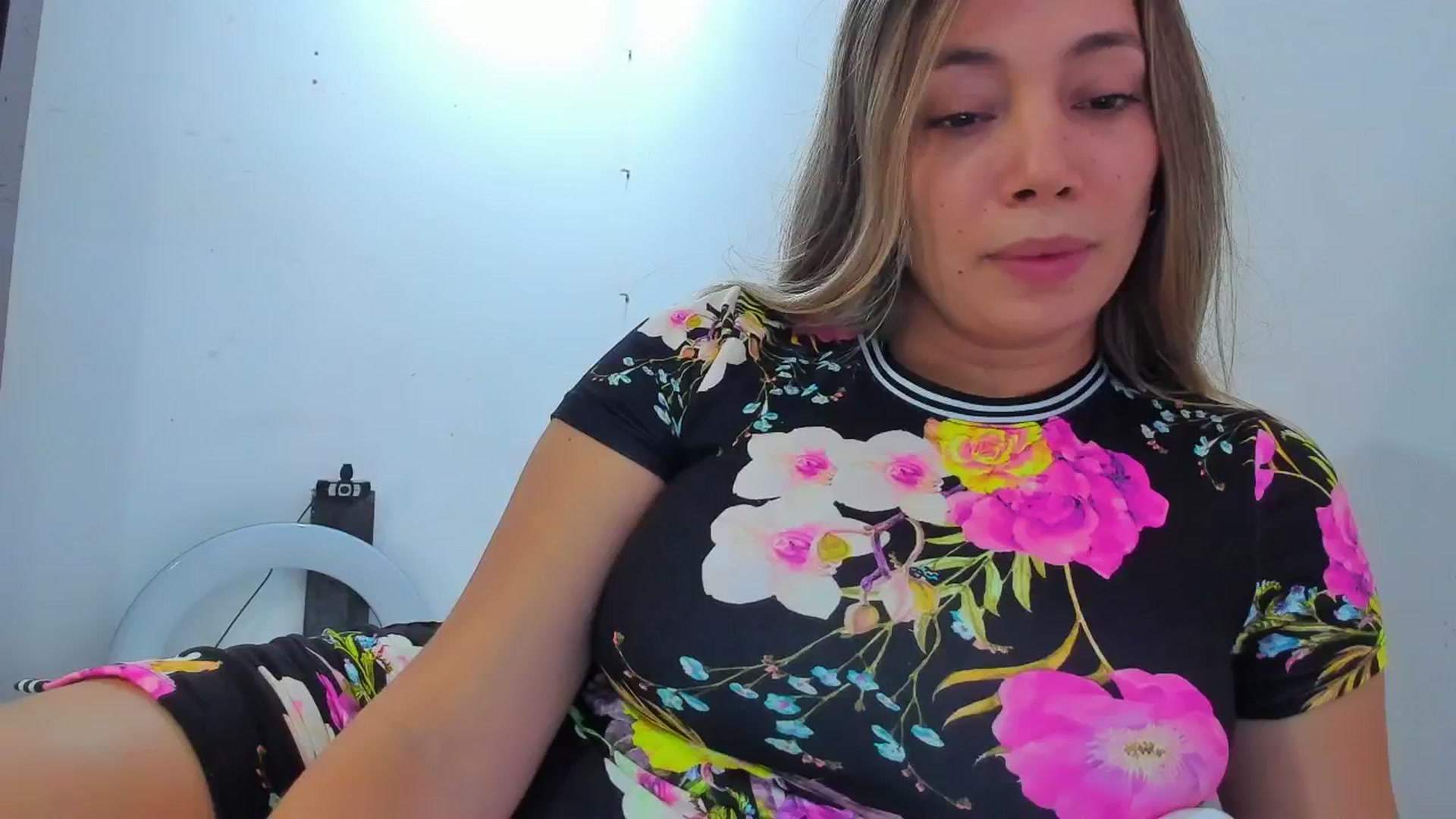 Gallery image thumbnail from SweetNinotCHk's myfreecams stream on, 12/26/2025, 17:15 image 7 of 20