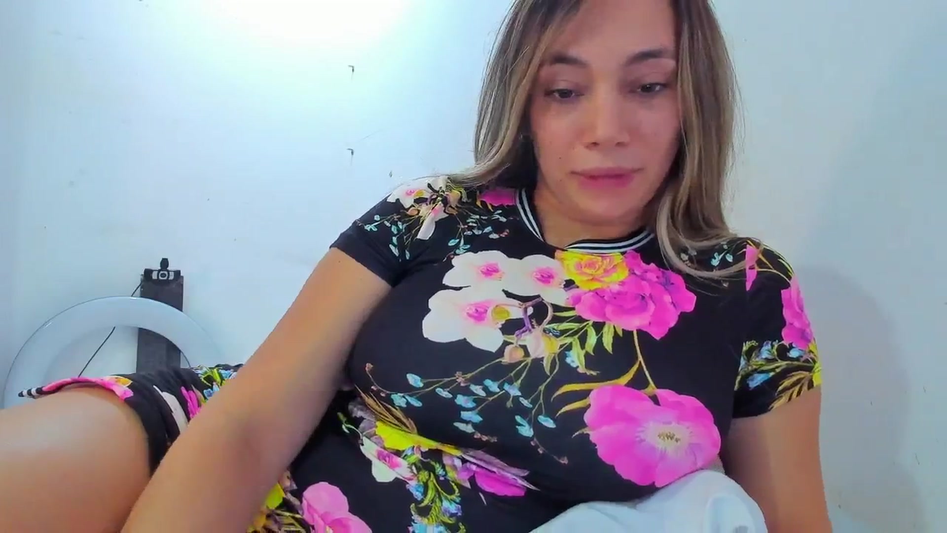Gallery image thumbnail from SweetNinotCHk's myfreecams stream on, 12/26/2025, 17:15 image 19 of 20