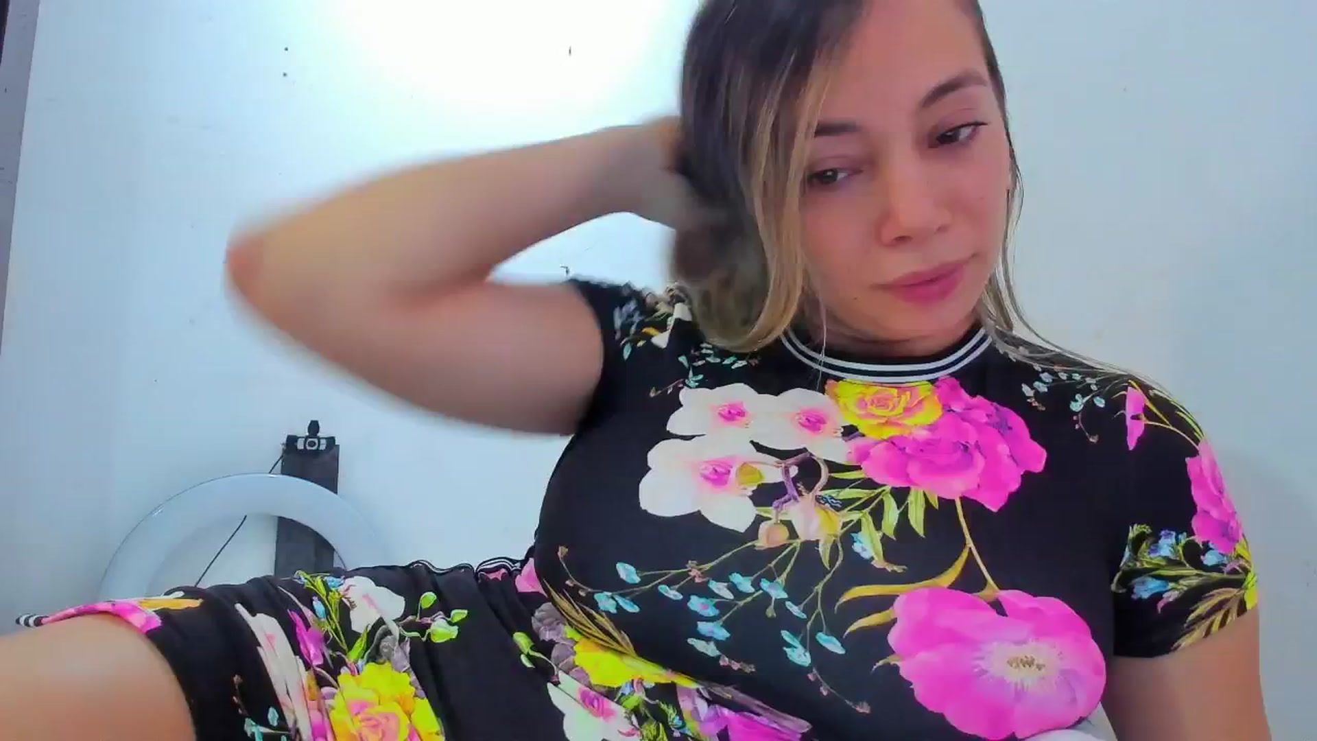 Gallery image thumbnail from SweetNinotCHk's myfreecams stream on, 12/26/2025, 17:15 image 9 of 20