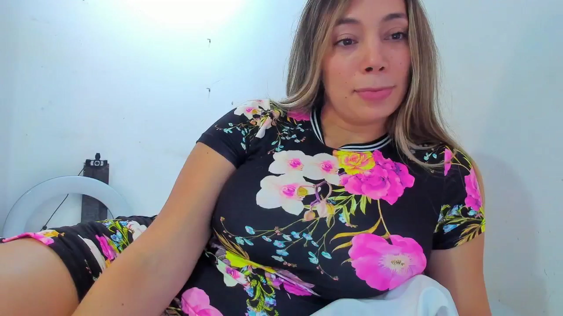 Gallery image thumbnail from SweetNinotCHk's myfreecams stream on, 12/26/2025, 17:15 image 20 of 20