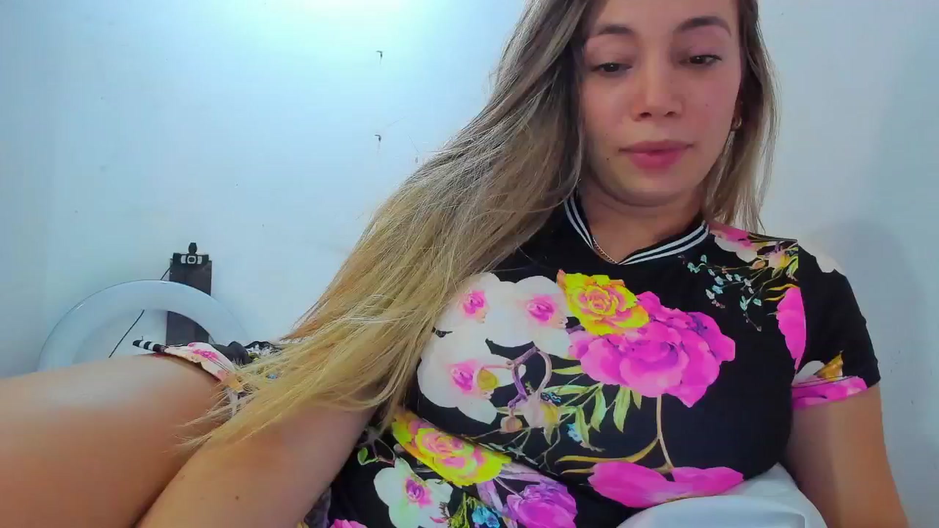 Gallery image thumbnail from SweetNinotCHk's myfreecams stream on, 12/26/2025, 17:41 image 18 of 20