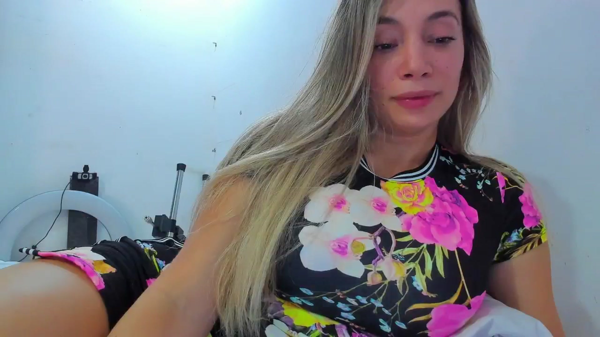 Gallery image thumbnail from SweetNinotCHk's myfreecams stream on, 01/11/2026, 15:32 image 19 of 20
