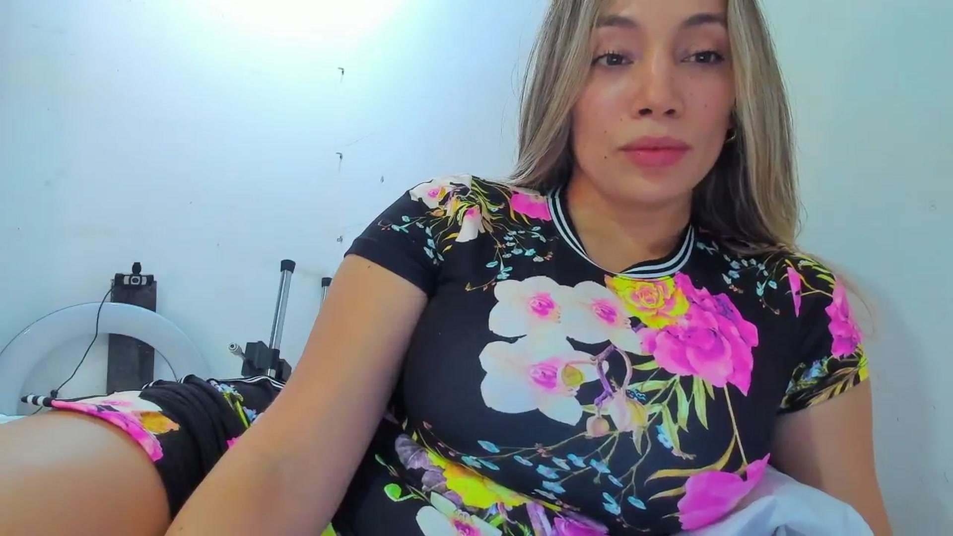 Gallery image thumbnail from SweetNinotCHk's myfreecams stream on, 01/11/2026, 15:32 image 8 of 20