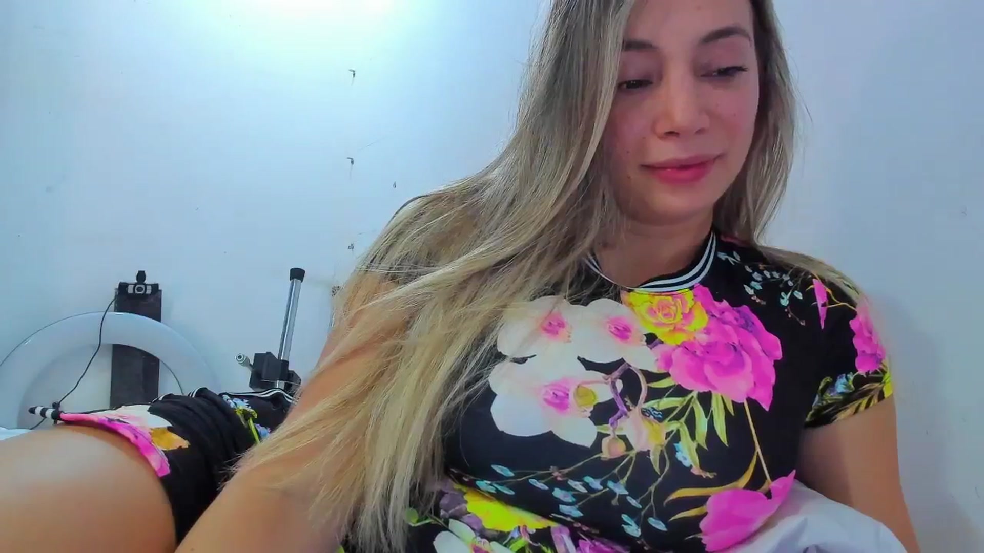 Gallery image thumbnail from SweetNinotCHk's myfreecams stream on, 01/11/2026, 15:32 image 16 of 20