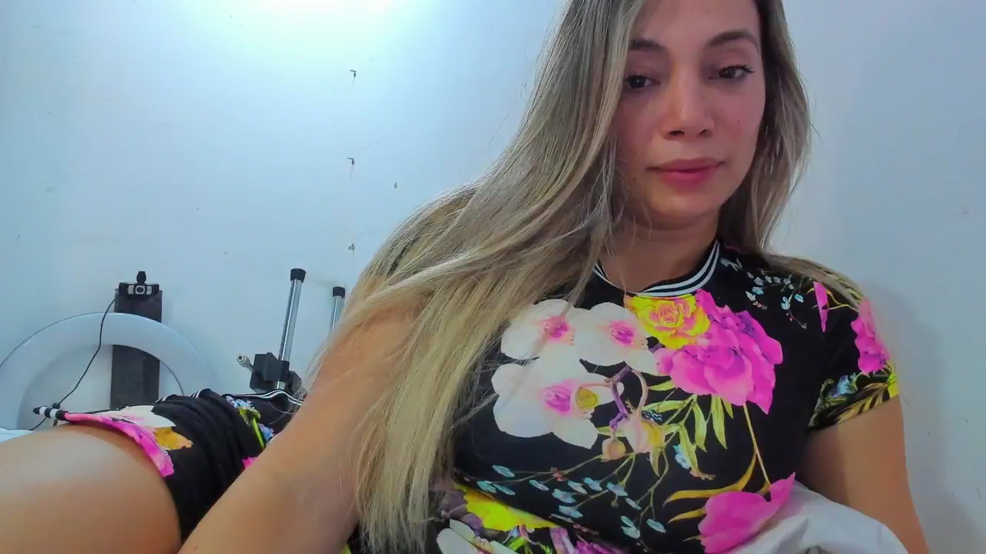 Gallery image thumbnail from SweetNinotCHk's myfreecams stream on, 01/11/2026, 15:32 image 20 of 20