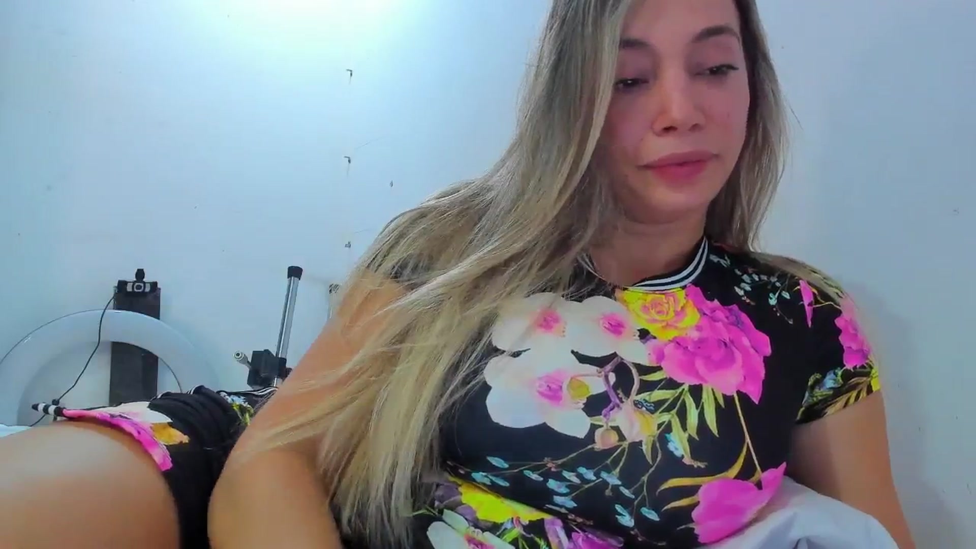 Gallery image thumbnail from SweetNinotCHk's myfreecams stream on, 01/11/2026, 15:32 image 17 of 20