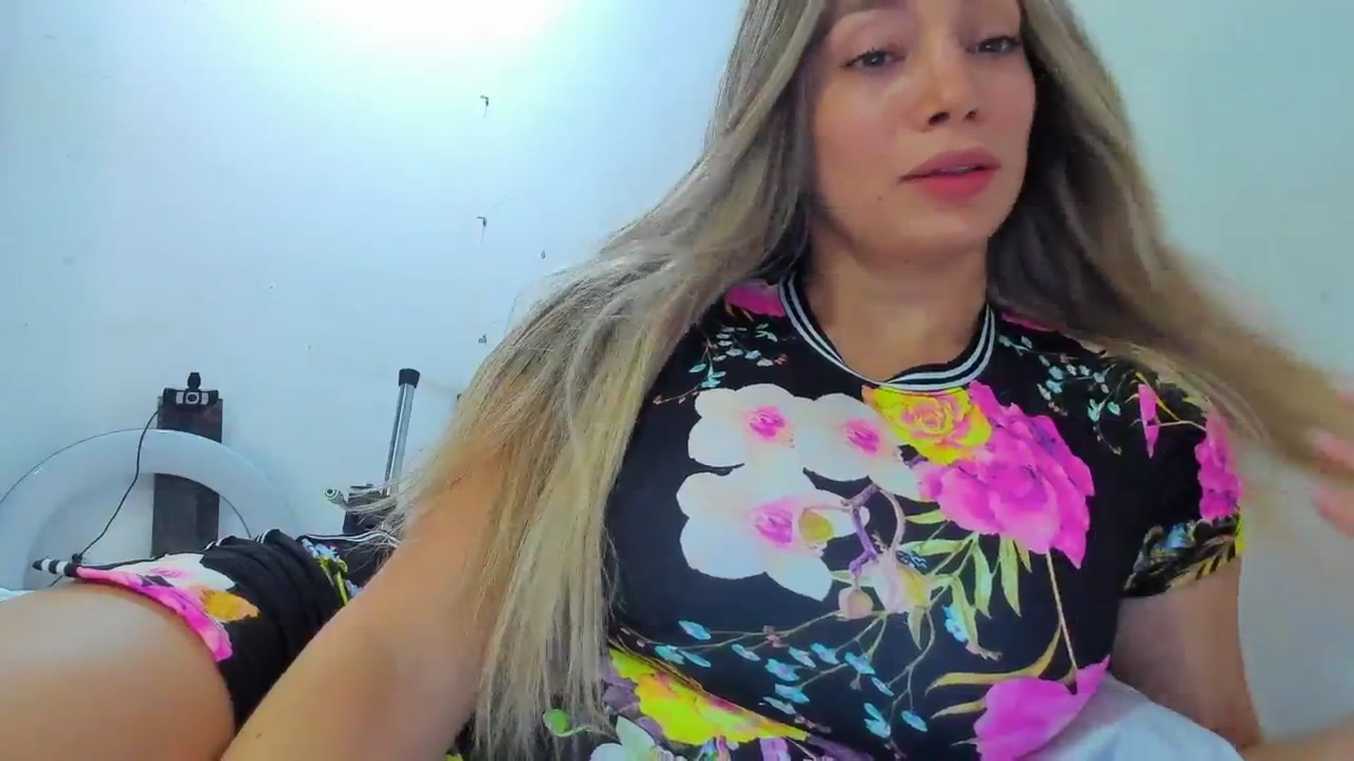 Gallery image thumbnail from SweetNinotCHk's myfreecams stream on, 01/11/2026, 15:32 image 11 of 20