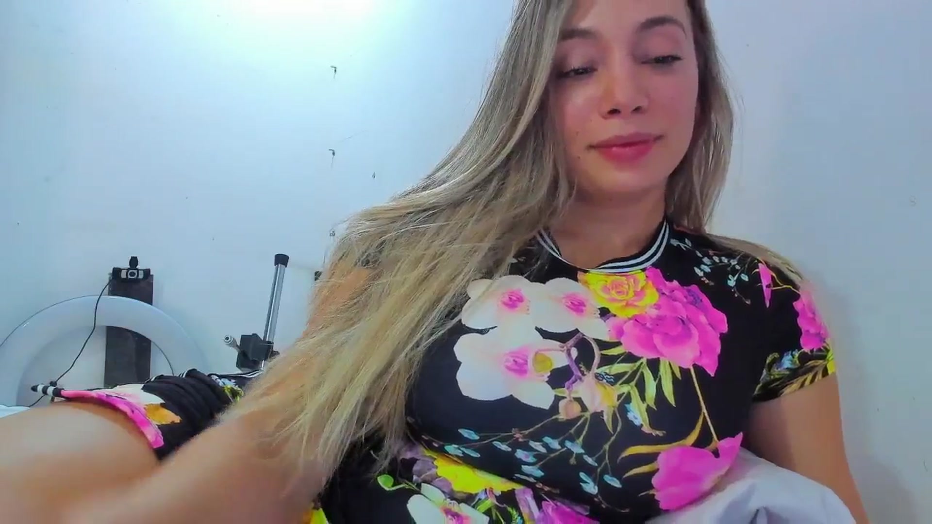 Gallery image thumbnail from SweetNinotCHk's myfreecams stream on, 01/11/2026, 15:32 image 15 of 20