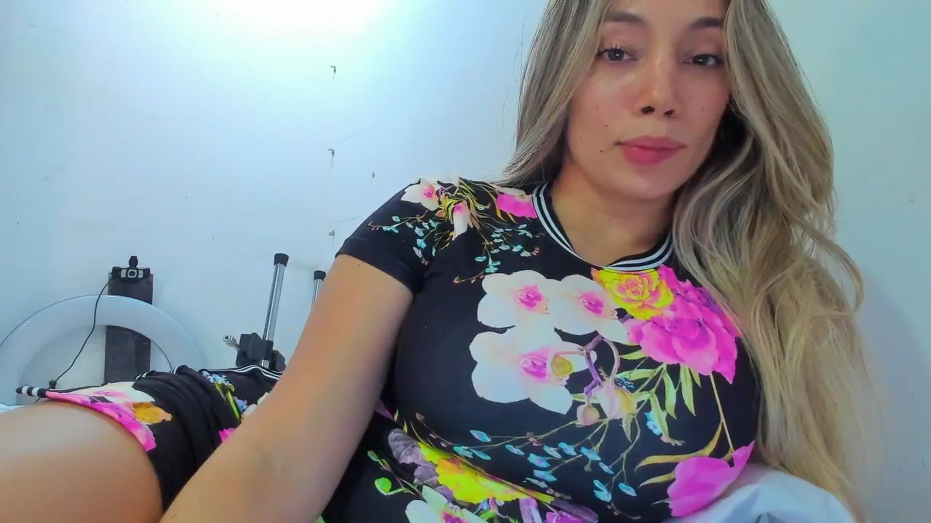 Gallery image thumbnail from SweetNinotCHk's myfreecams stream on, 01/11/2026, 15:32 image 6 of 20