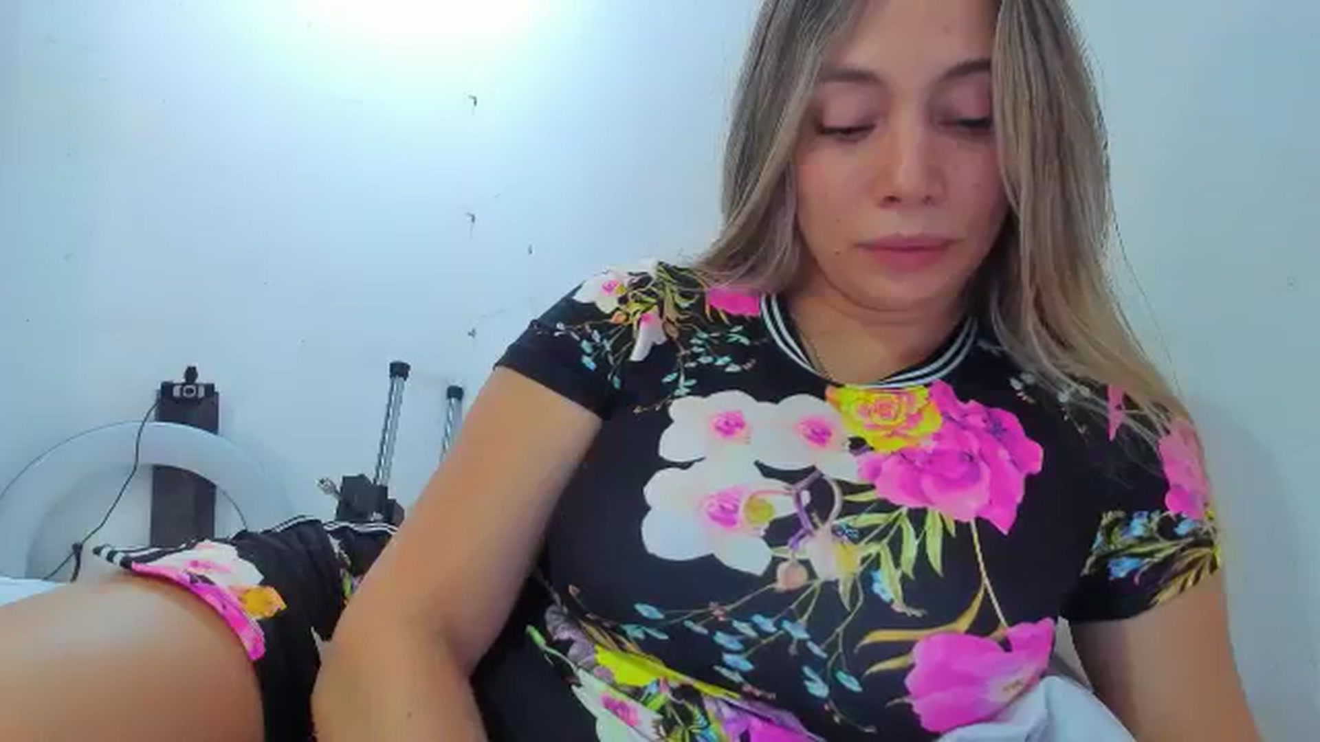 Gallery image thumbnail from SweetNinotCHk's myfreecams stream on, 01/11/2026, 17:06 image 3 of 20