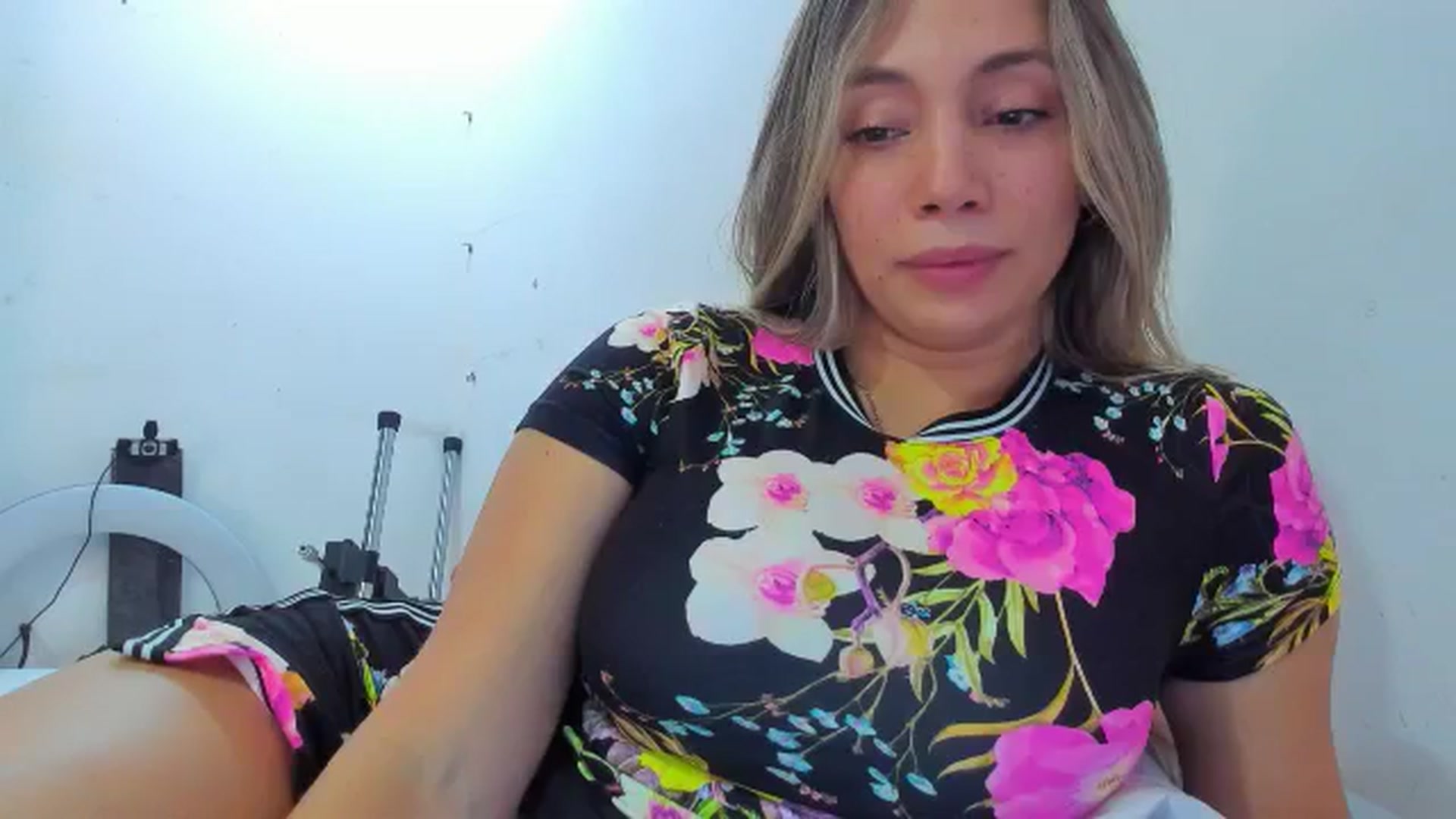 Gallery image thumbnail from SweetNinotCHk's myfreecams stream on, 01/11/2026, 17:06 image 8 of 20