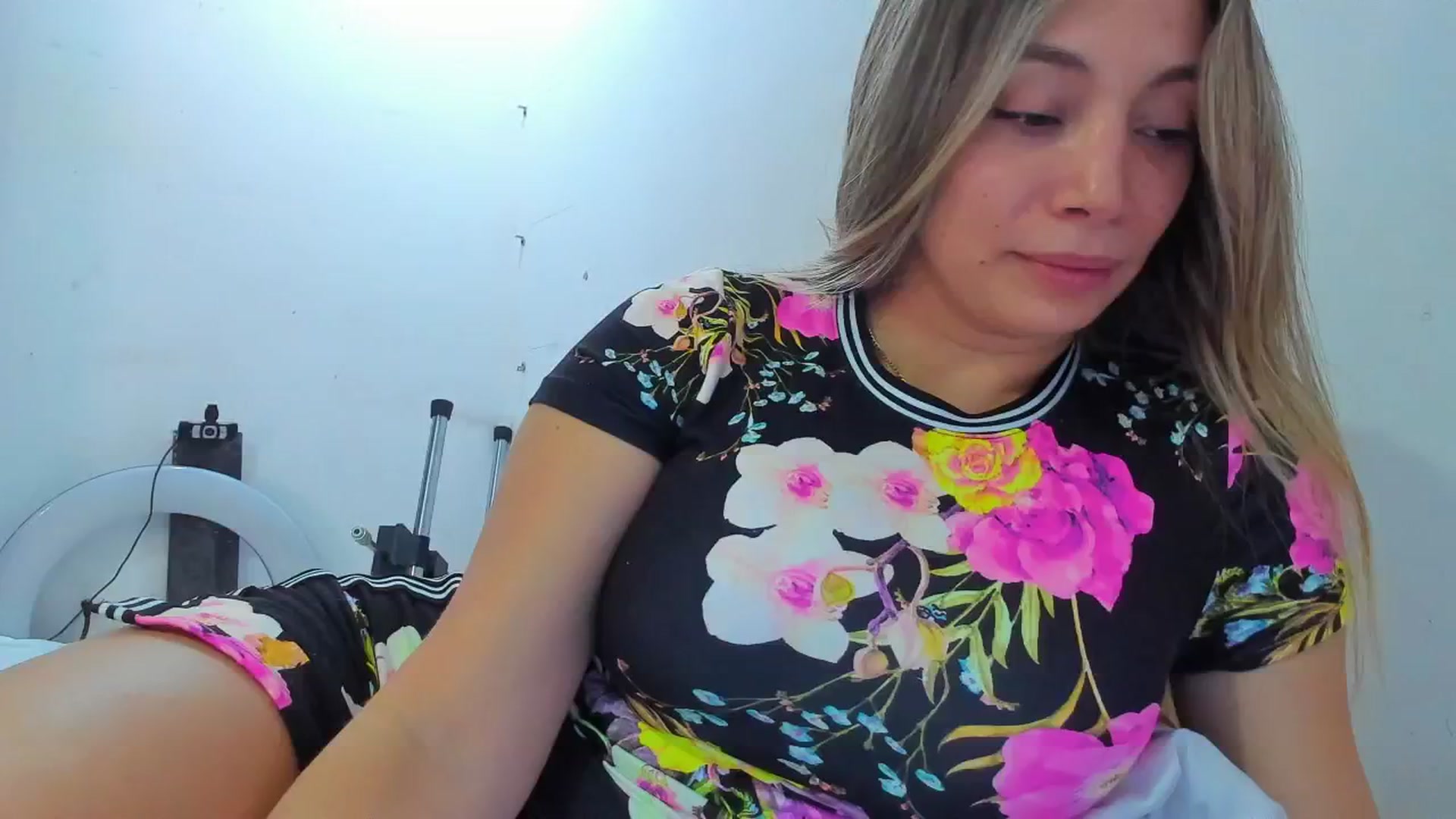 Gallery image thumbnail from SweetNinotCHk's myfreecams stream on, 01/11/2026, 17:06 image 1 of 20