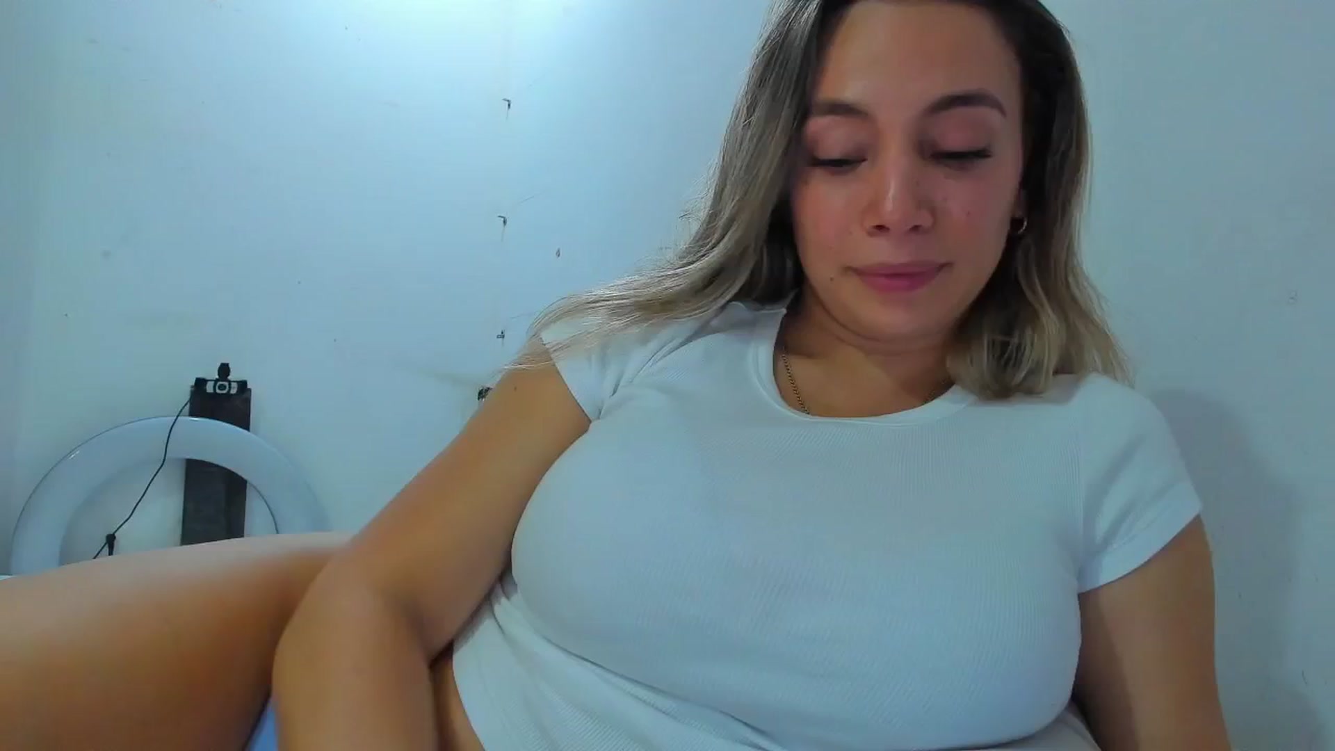 Gallery image thumbnail from SweetNinotCHk's myfreecams stream on, 01/13/2026, 22:26 image 13 of 20
