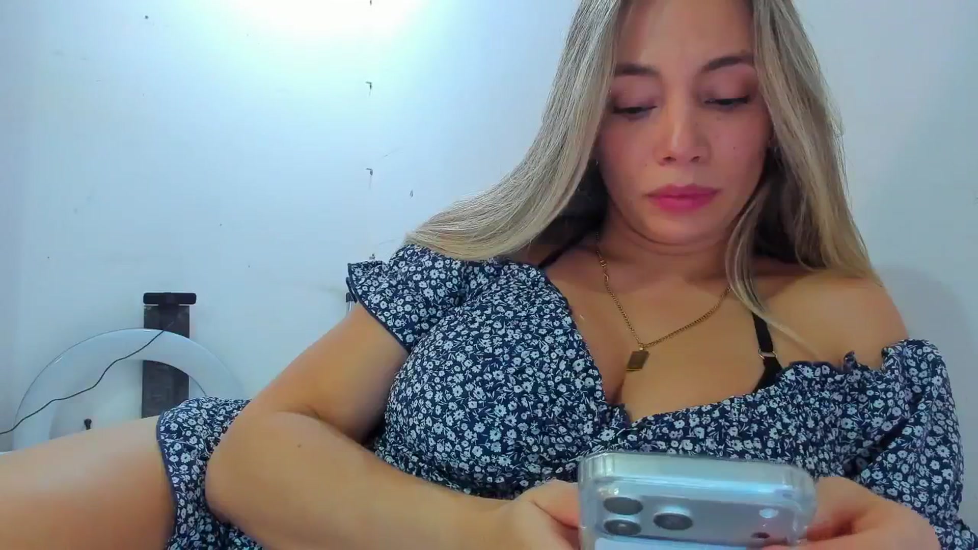 Gallery image thumbnail from SweetNinotCHk's myfreecams stream on, 01/15/2026, 21:56 image 18 of 20