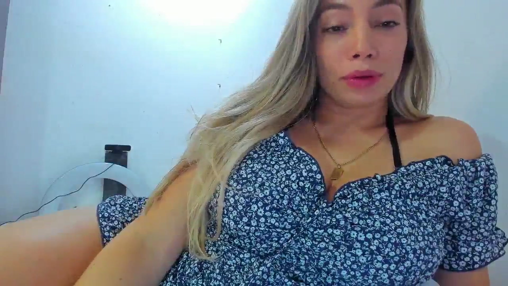 Gallery image thumbnail from SweetNinotCHk's myfreecams stream on, 01/15/2026, 21:56 image 6 of 20