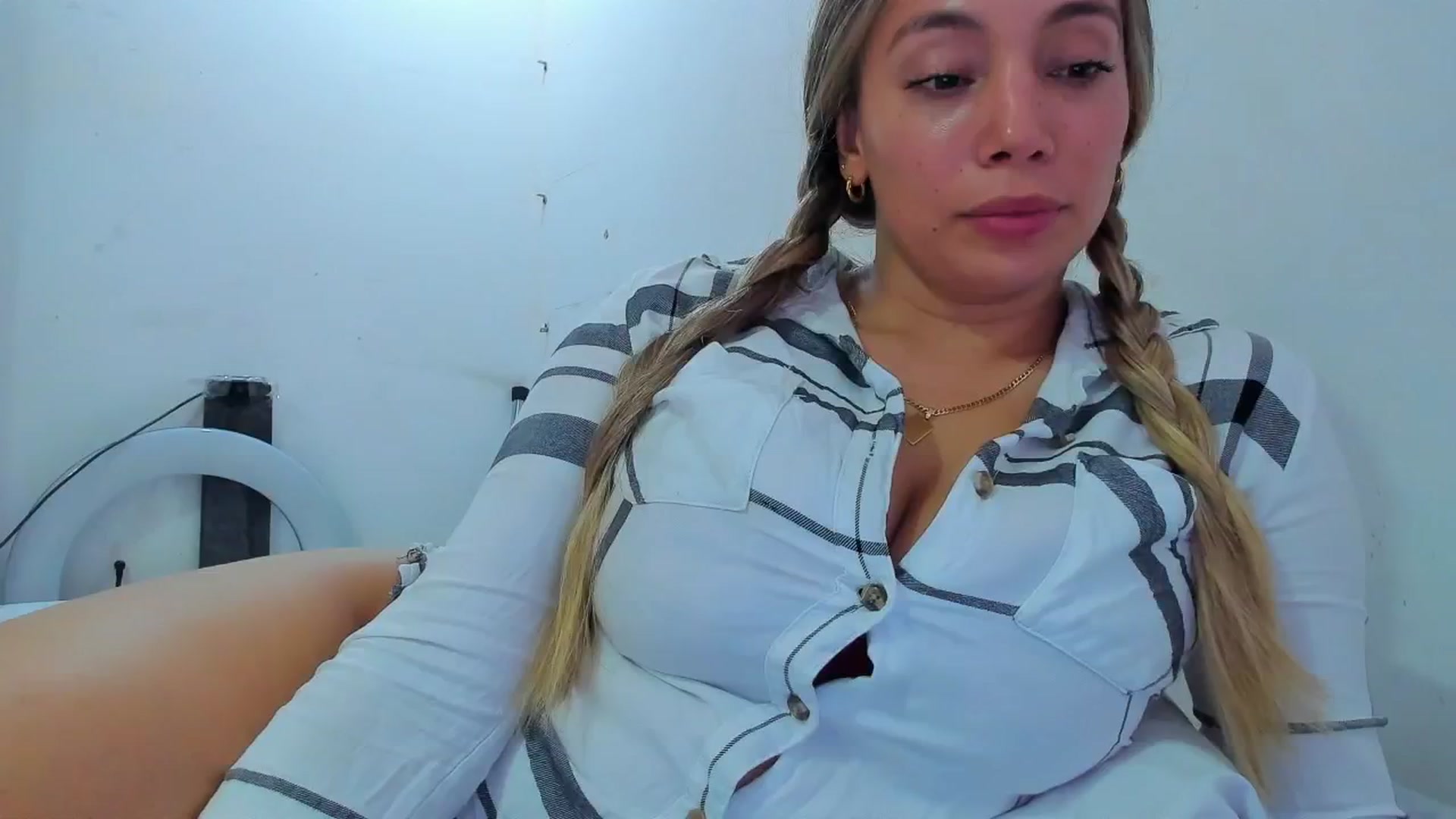 Gallery image thumbnail from SweetNinotCHk's myfreecams stream on, 01/20/2026, 16:42 image 2 of 20