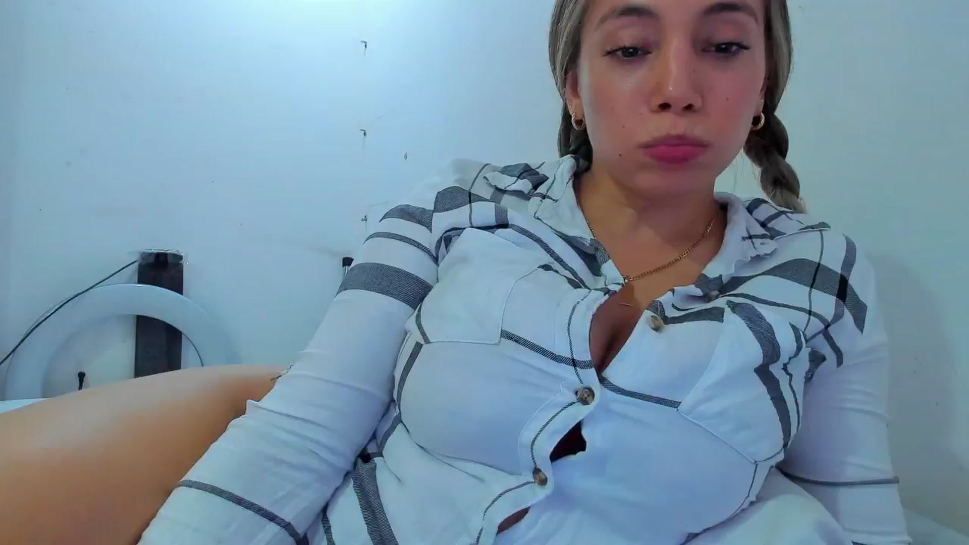 Gallery image thumbnail from SweetNinotCHk's myfreecams stream on, 01/20/2026, 16:42 image 19 of 20