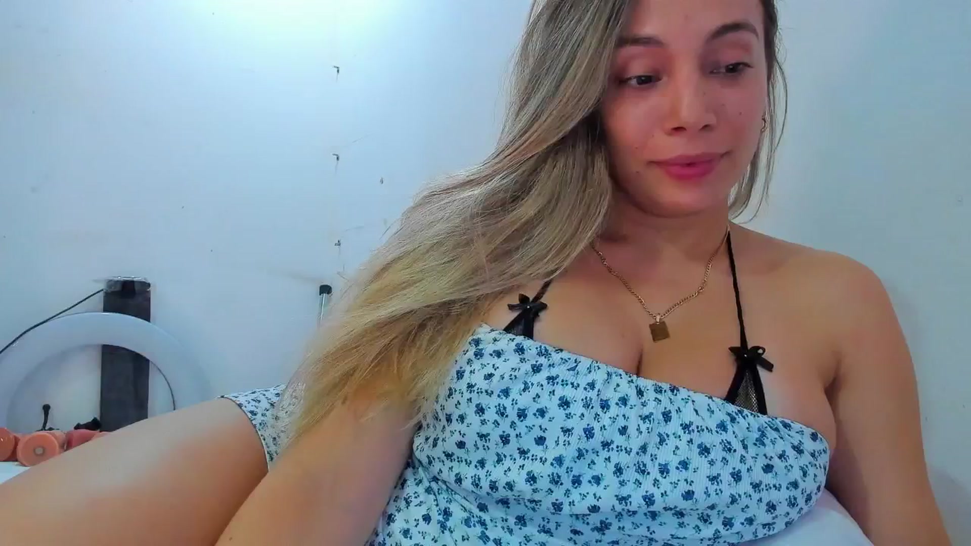 Gallery image thumbnail from SweetNinotCHk's myfreecams stream on, 01/21/2026, 18:10 image 7 of 20