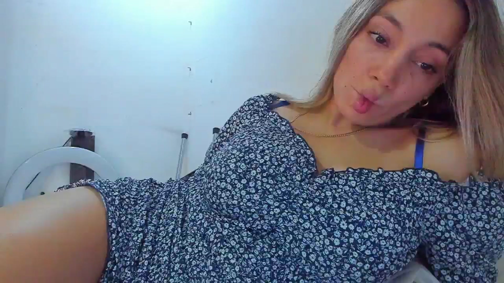 Gallery image thumbnail from SweetNinotCHk's myfreecams stream on, 01/26/2026, 23:19 image 7 of 20