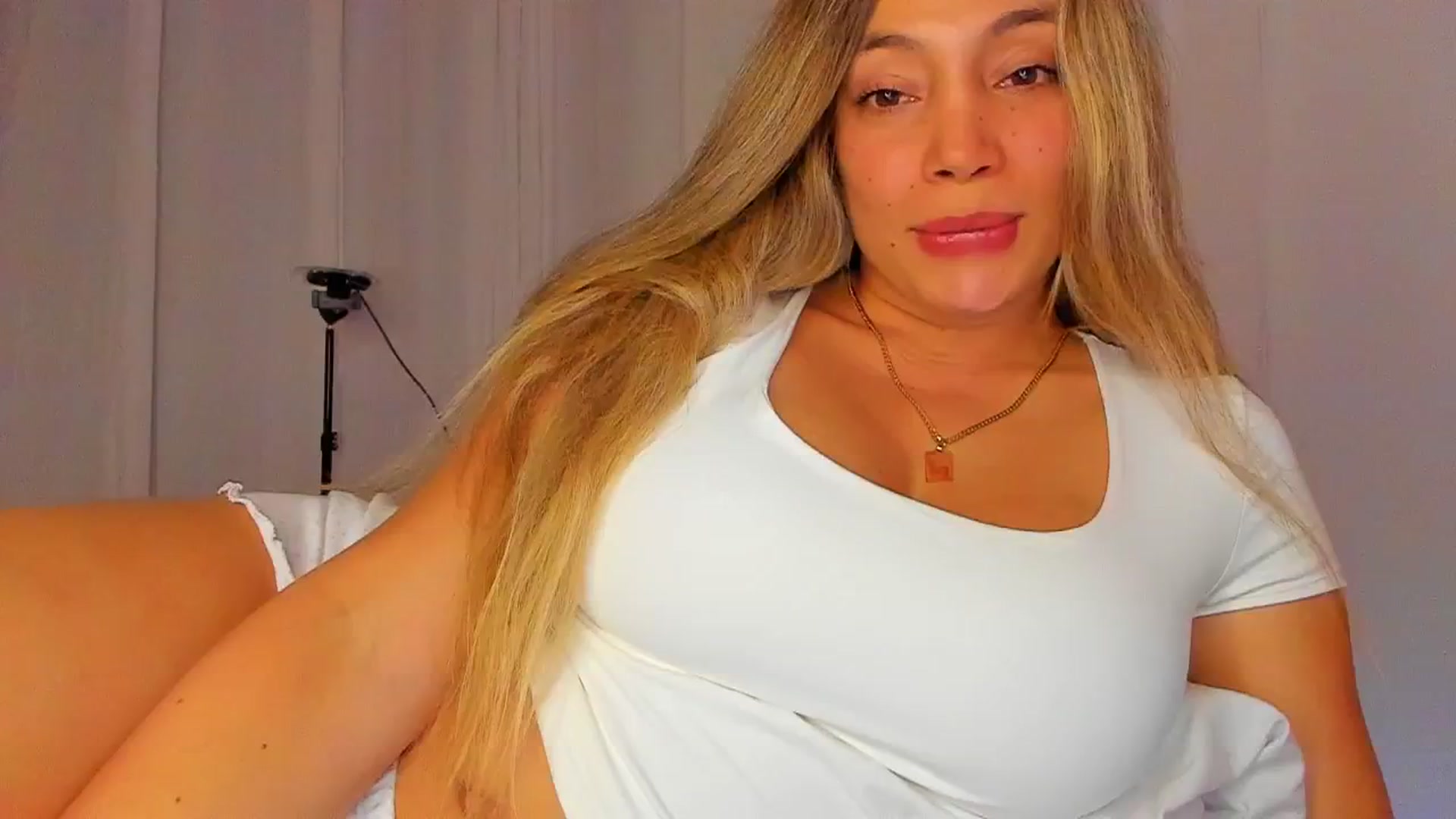 Gallery image thumbnail from SweetNinotCHk's myfreecams stream on, 02/24/2026, 02:28 image 8 of 20
