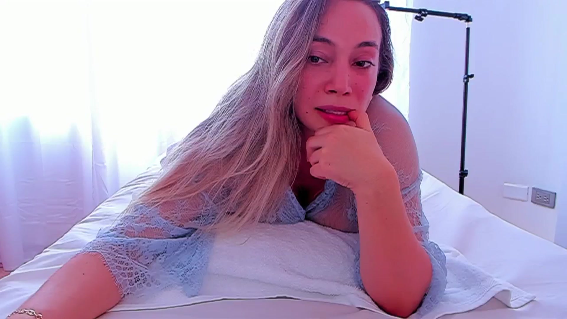 Gallery image thumbnail from SweetNinotCHk's myfreecams stream on, 02/28/2026, 19:12 image 9 of 20