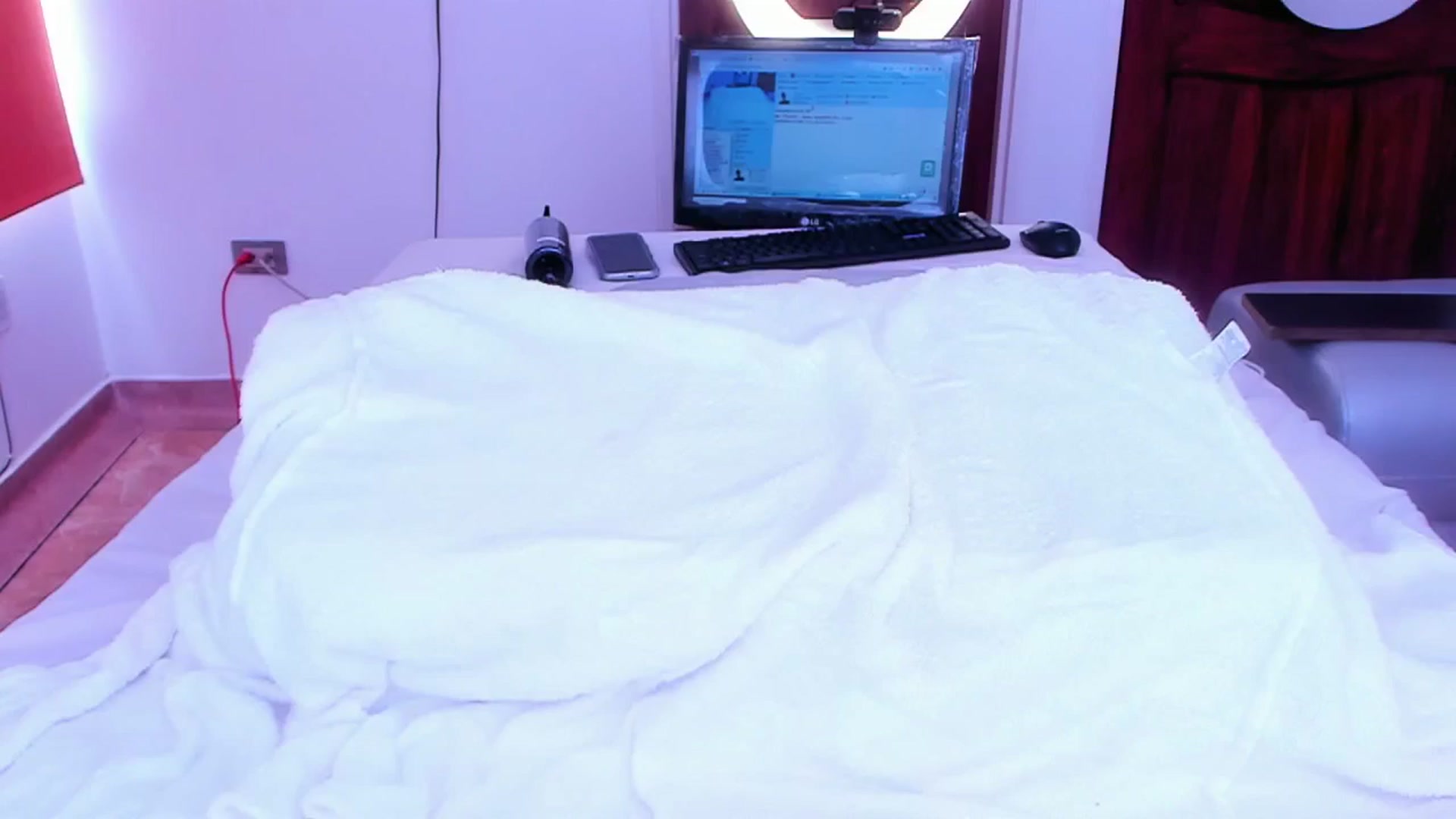 Gallery image thumbnail from SweetNinotCHk's myfreecams stream on, 03/14/2026, 16:54 image 8 of 20