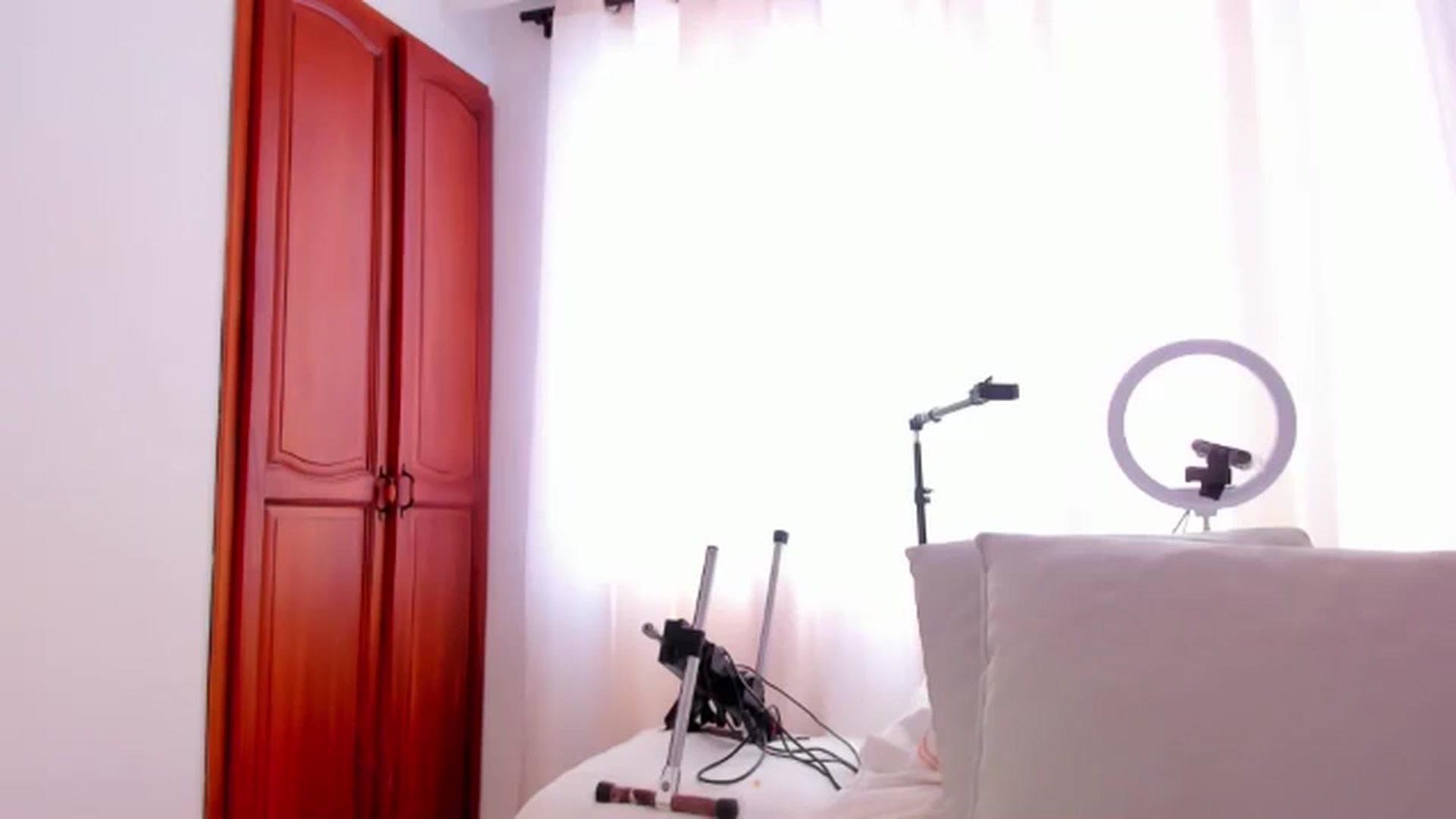Gallery image thumbnail from SweetNinotCHk's myfreecams stream on, 04/06/2026, 19:52 image 15 of 20