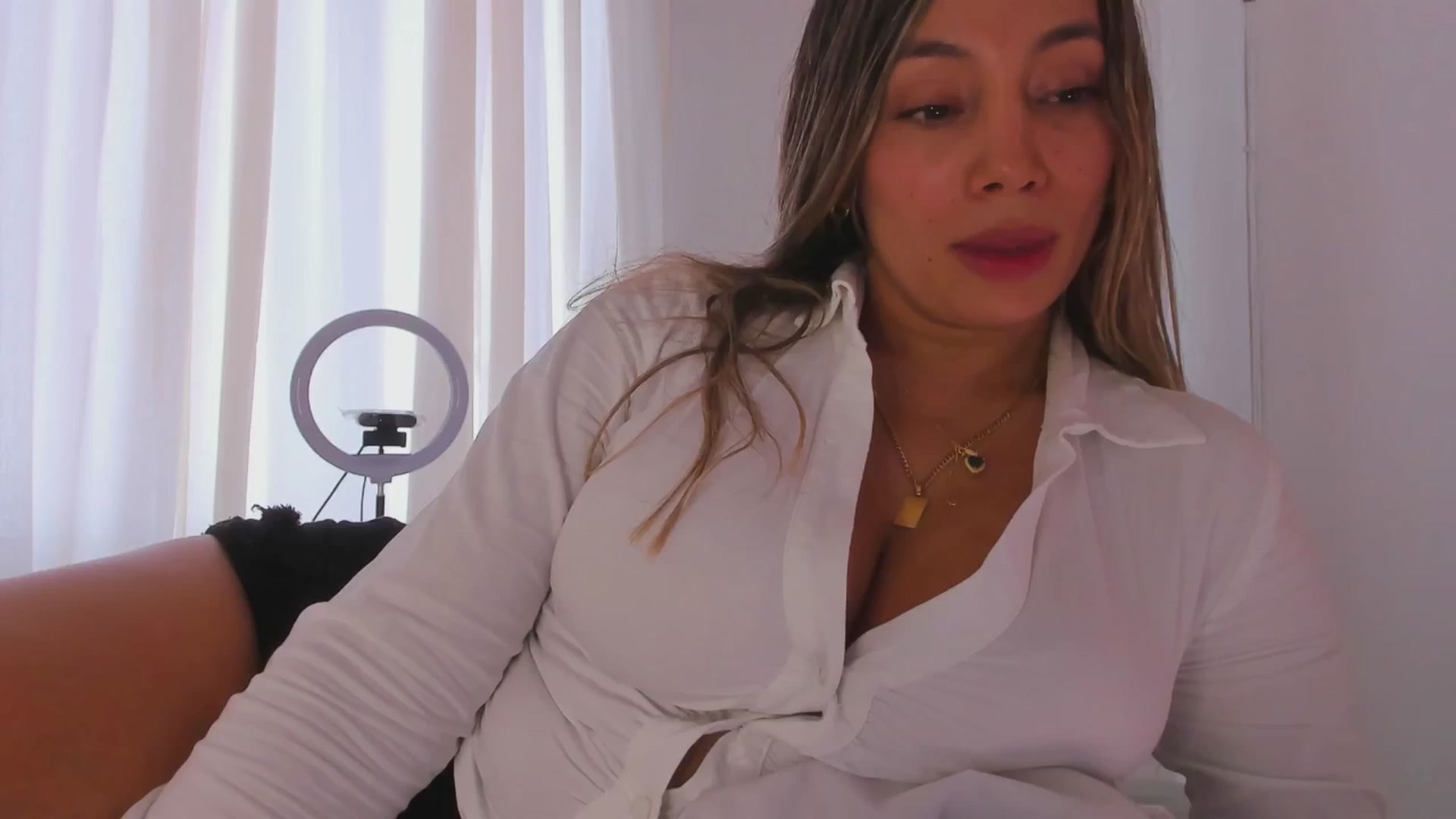Gallery image thumbnail from SweetNinotCHk's myfreecams stream on, 04/13/2026, 21:01 image 5 of 20