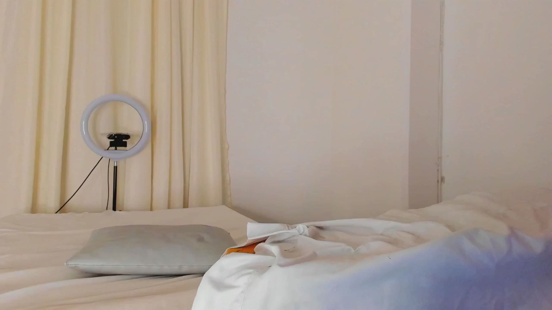 Gallery image thumbnail from SweetNinotCHk's myfreecams stream on, 04/14/2026, 05:51 image 9 of 20