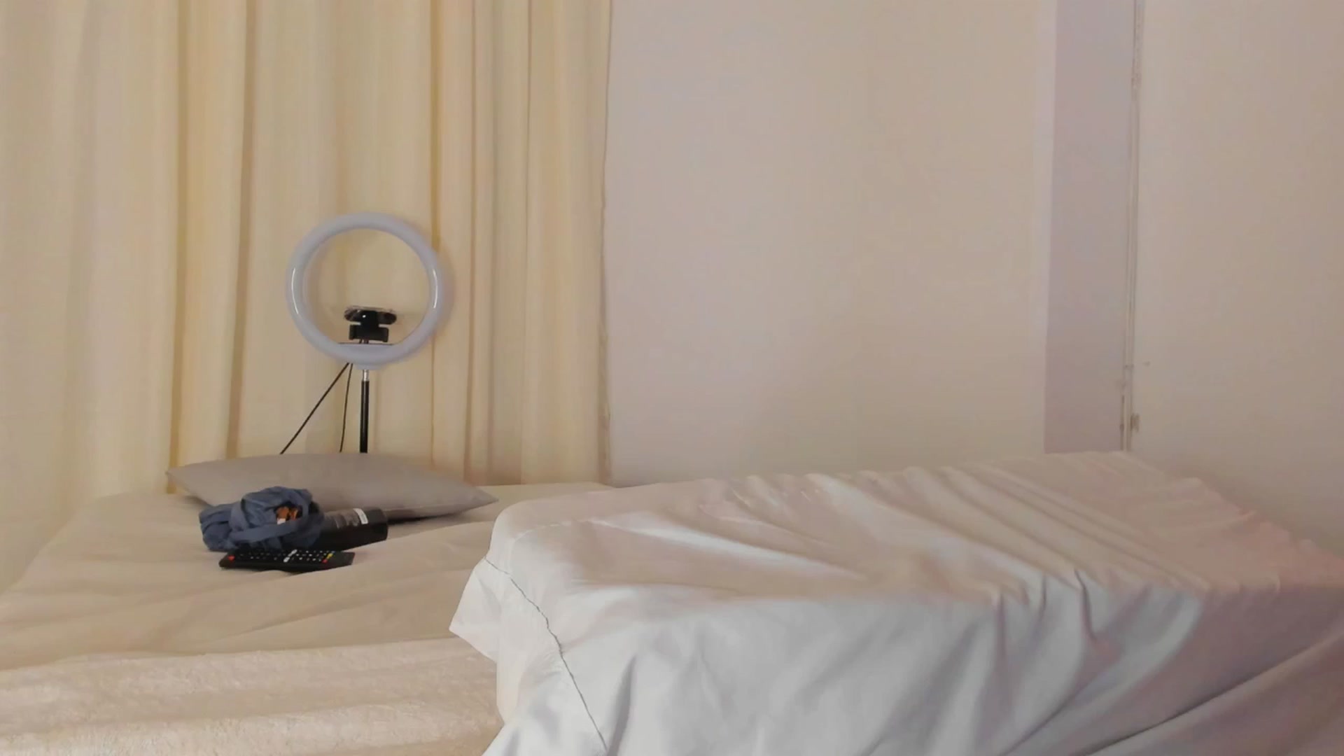 Gallery image thumbnail from SweetNinotCHk's myfreecams stream on, 04/22/2026, 03:00 image 12 of 20