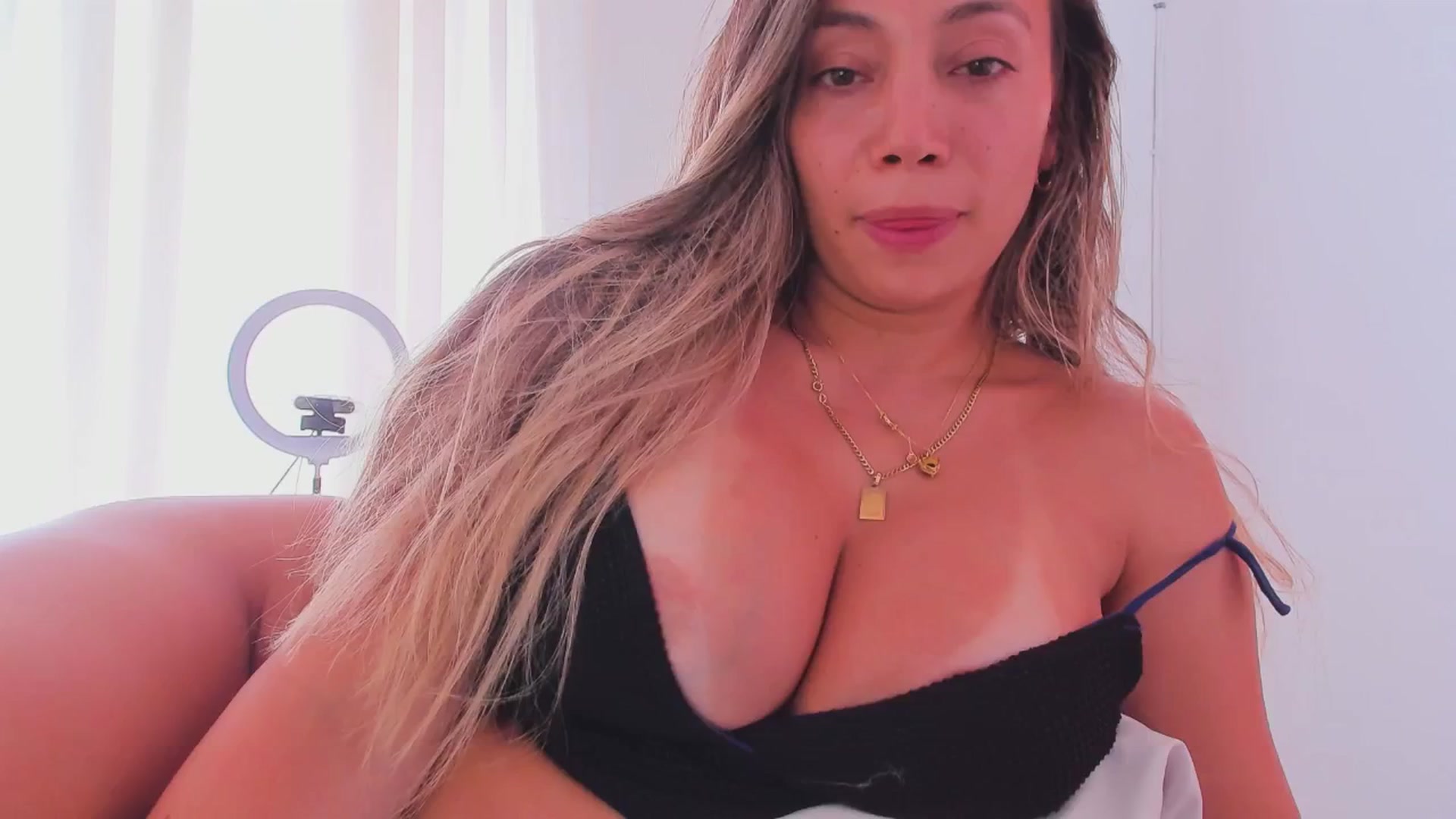 Gallery image thumbnail from SweetNinotCHk's myfreecams stream on, 04/22/2026, 17:59 image 20 of 20