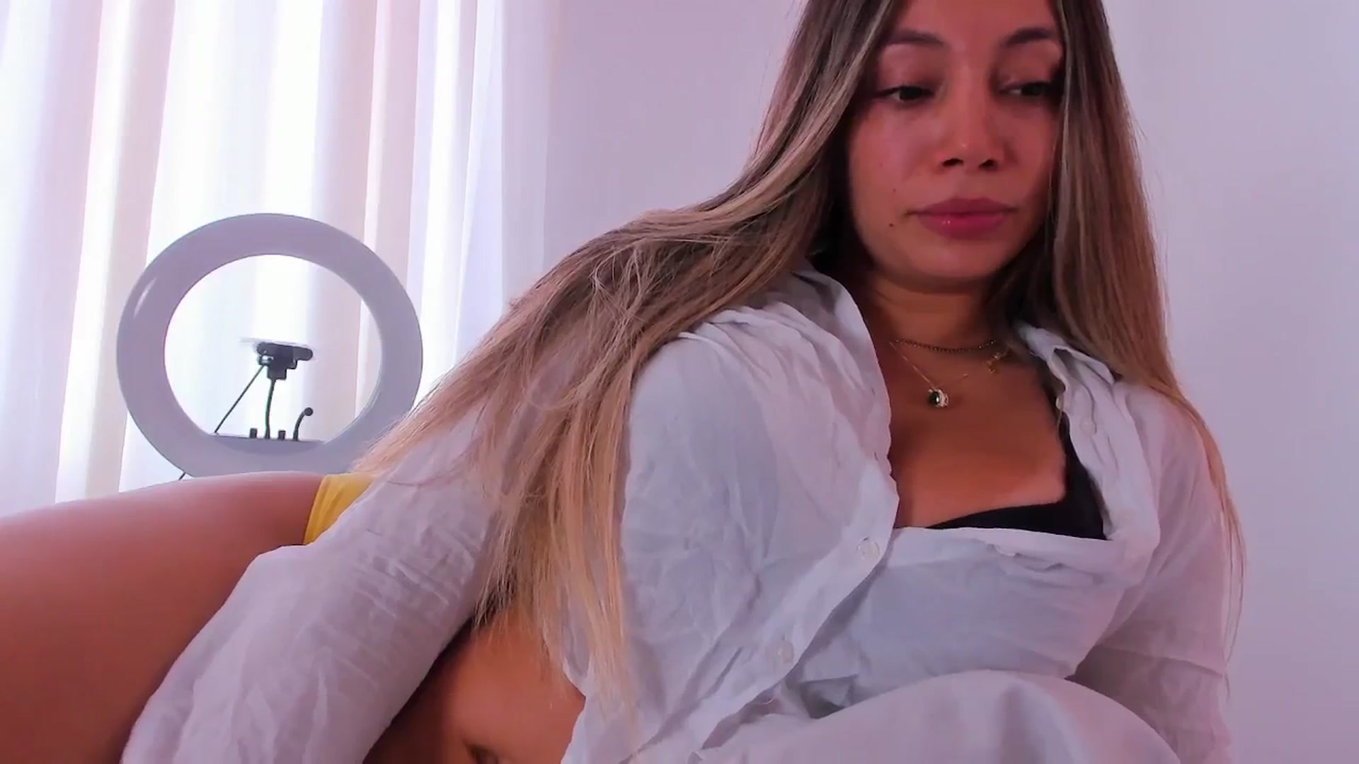 Gallery image thumbnail from SweetNinotCHk's myfreecams stream on, 05/01/2026, 16:03 image 4 of 20