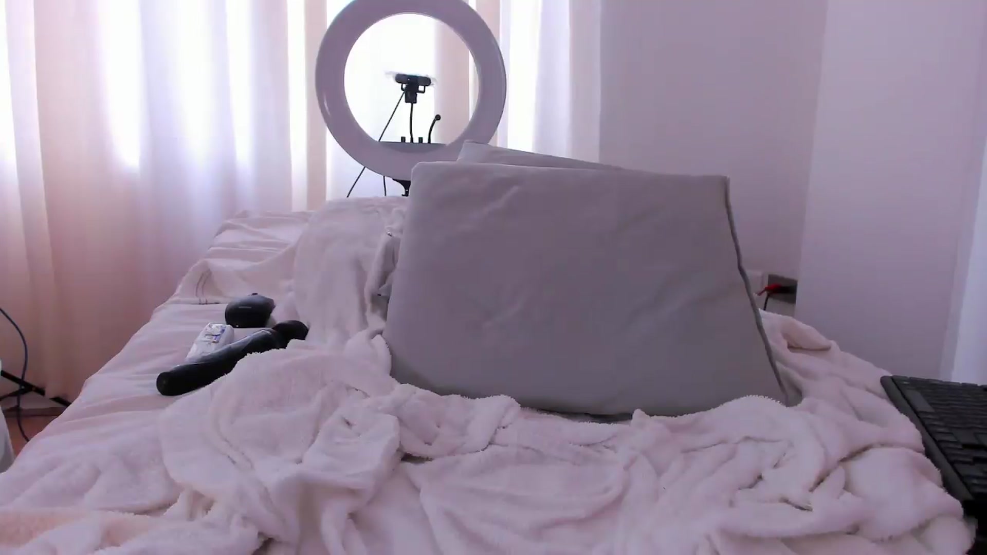 Gallery image thumbnail from SweetNinotCHk's myfreecams stream on, 05/01/2026, 22:04 image 10 of 20