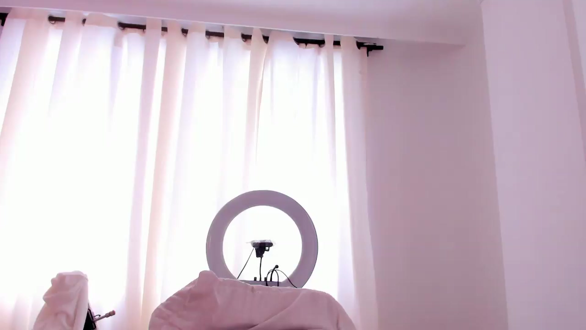 Gallery image thumbnail from SweetNinotCHk's myfreecams stream on, 05/25/2026, 17:31 image 18 of 20
